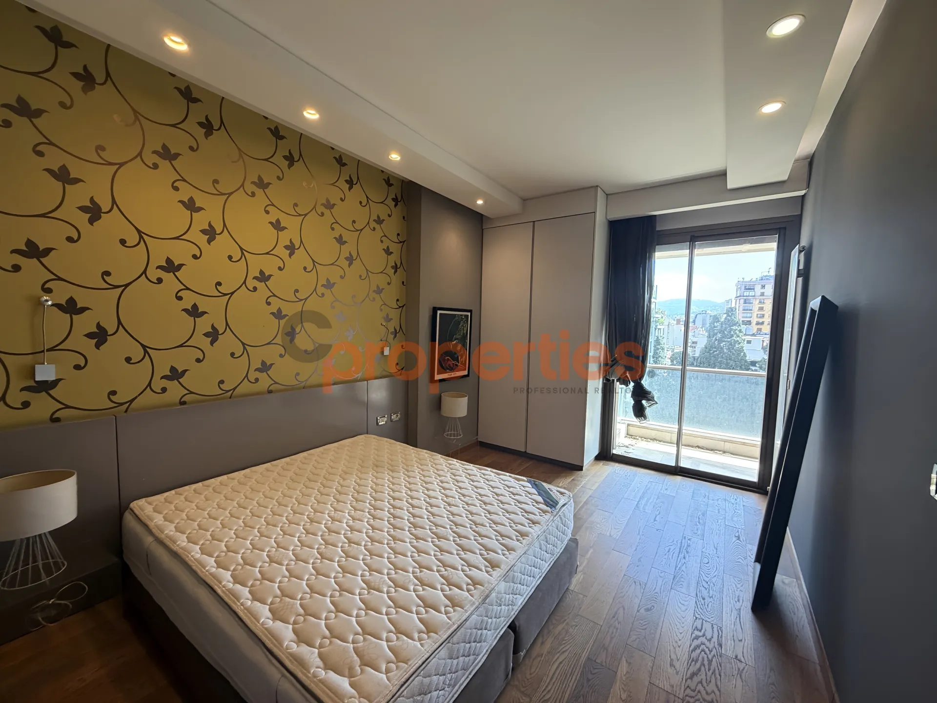 Apartment for Rent in Saifi Village