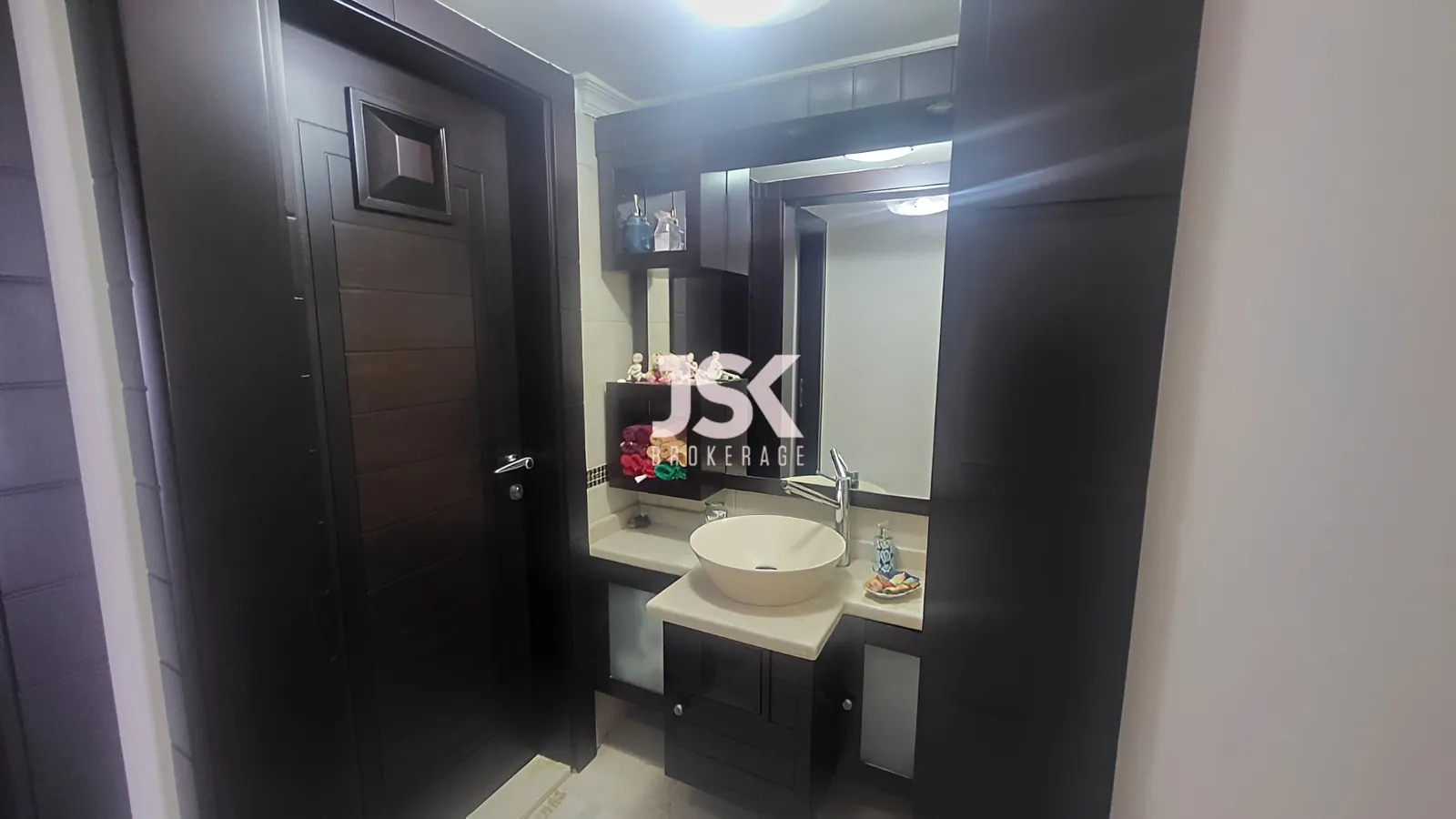 Apartment for Sale in Ballouneh