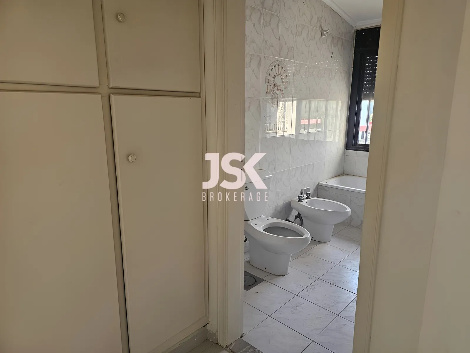 Apartment for Sale in Qornet El Hamra