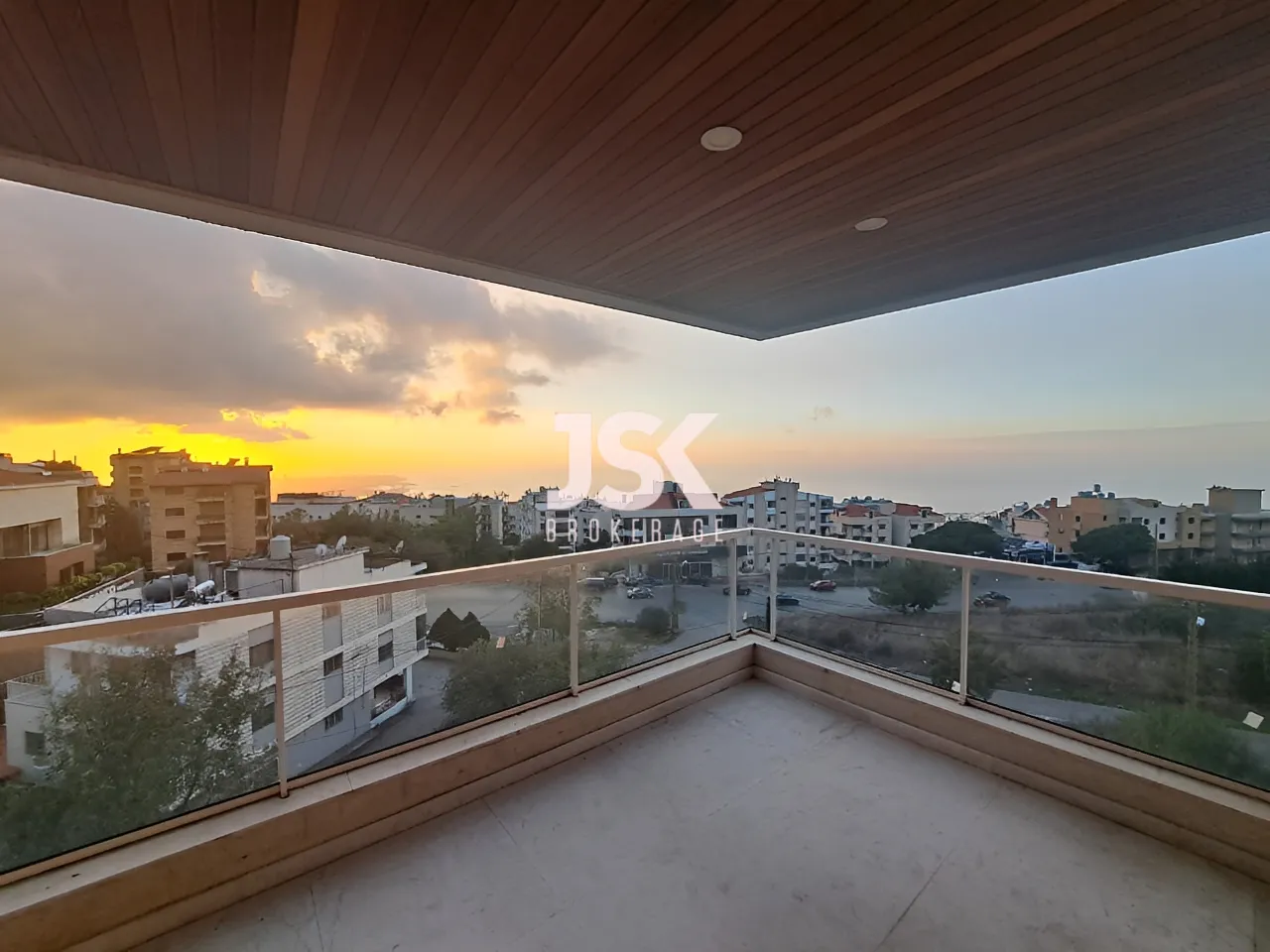 Duplex for Sale in Cornet Chahwan - 4 bed