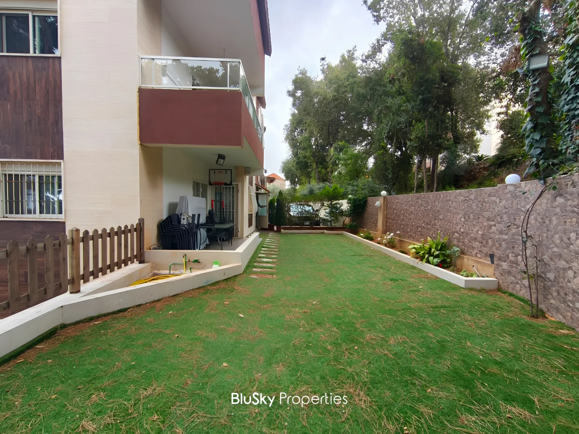 Apartment for sale in Ain Aalaq