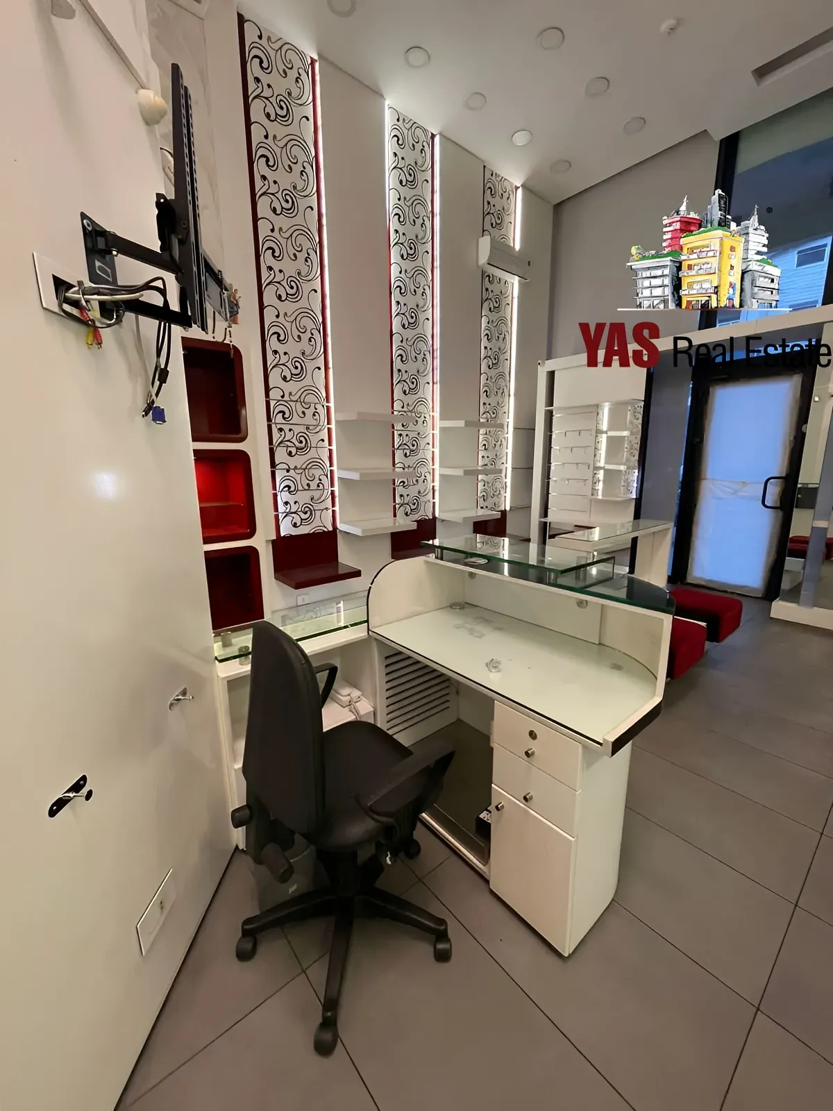 Shop for rent in Ajaltoun