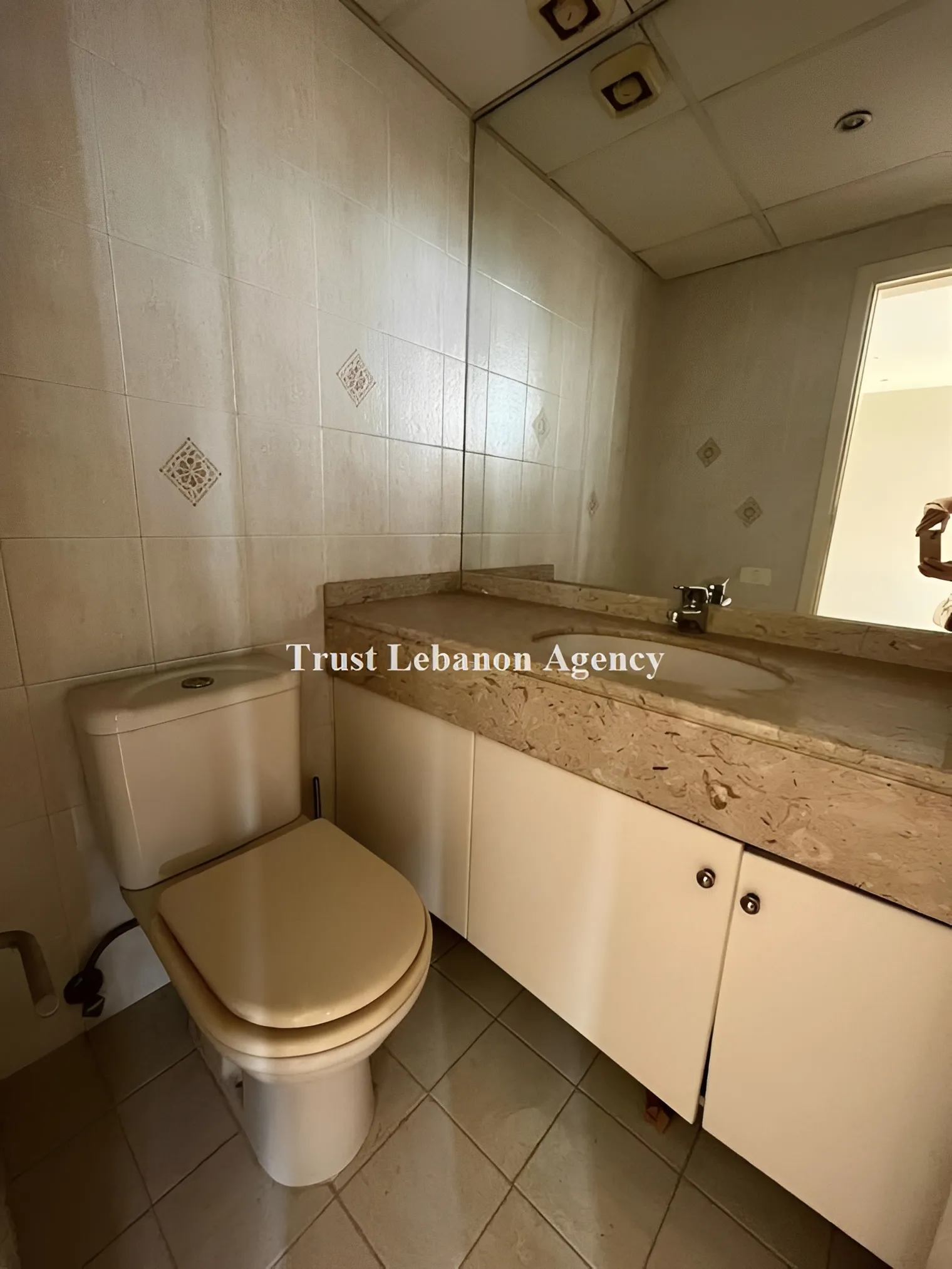 Clinic for sale in Beirut, Adliyeh