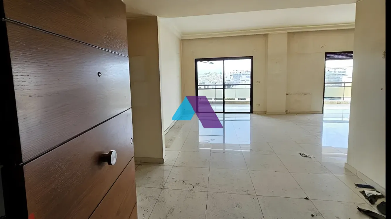 Apartment for Sale in Horch Tabet - 3 bed, 4 bath