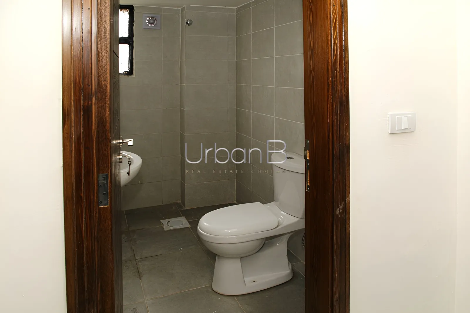 Office for rent in Baouchriyeh