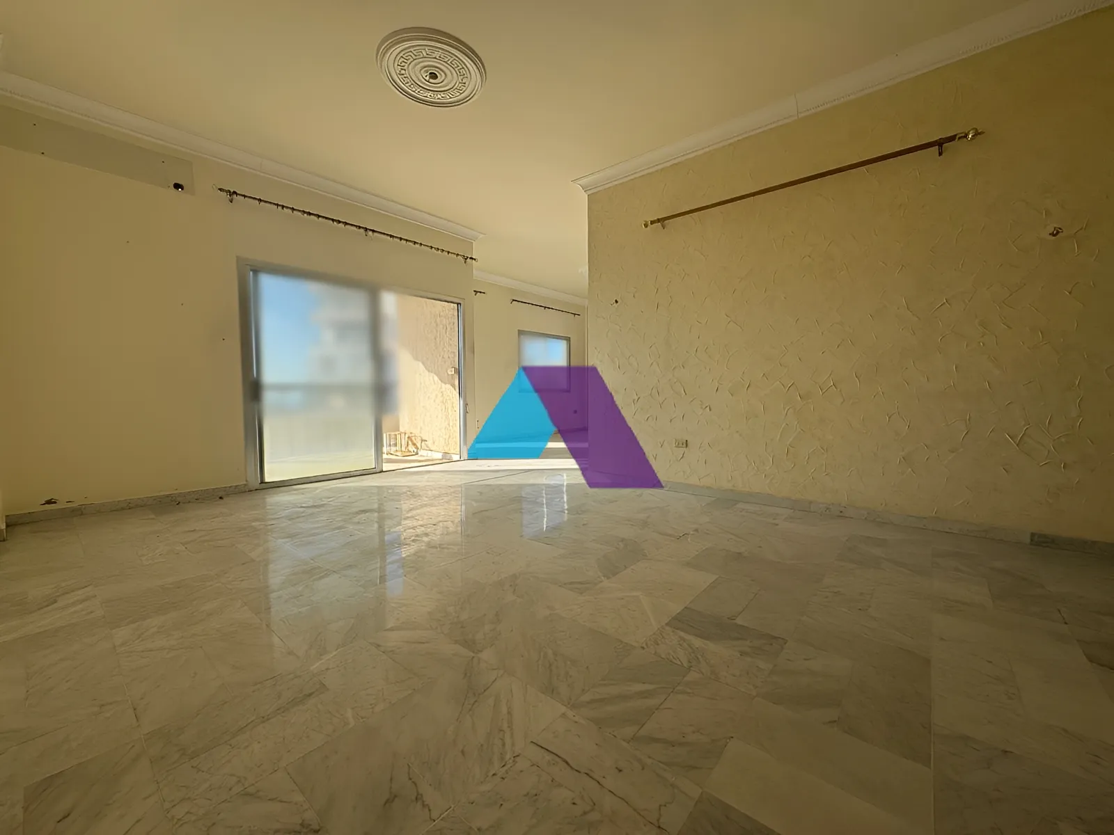 Apartment for Sale in Adma w Dafnah - 3 bed, 3 bath