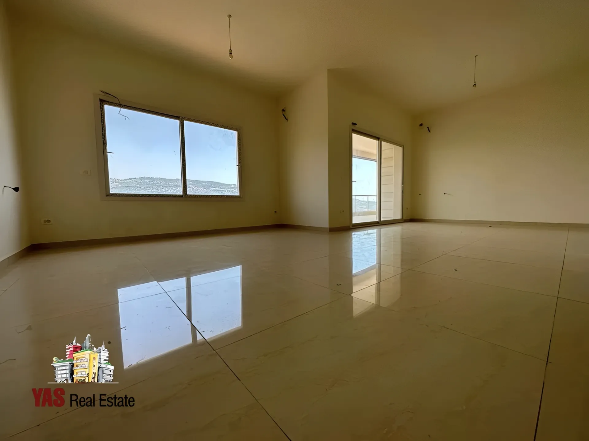 Apartment for Sale in Ballouneh - 3 bed, 4 bath