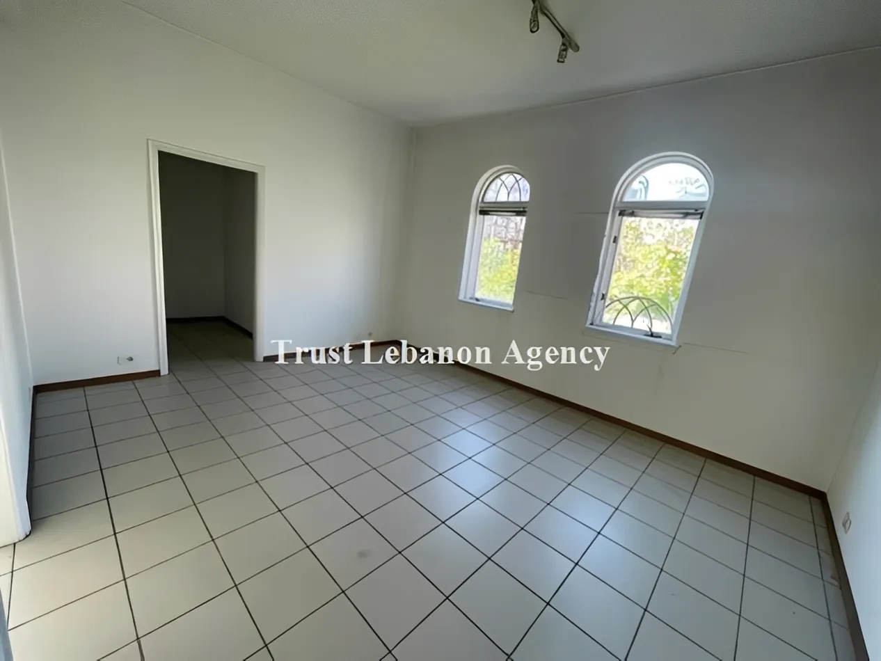 Office for rent in Baabda, Furn Al Chebak