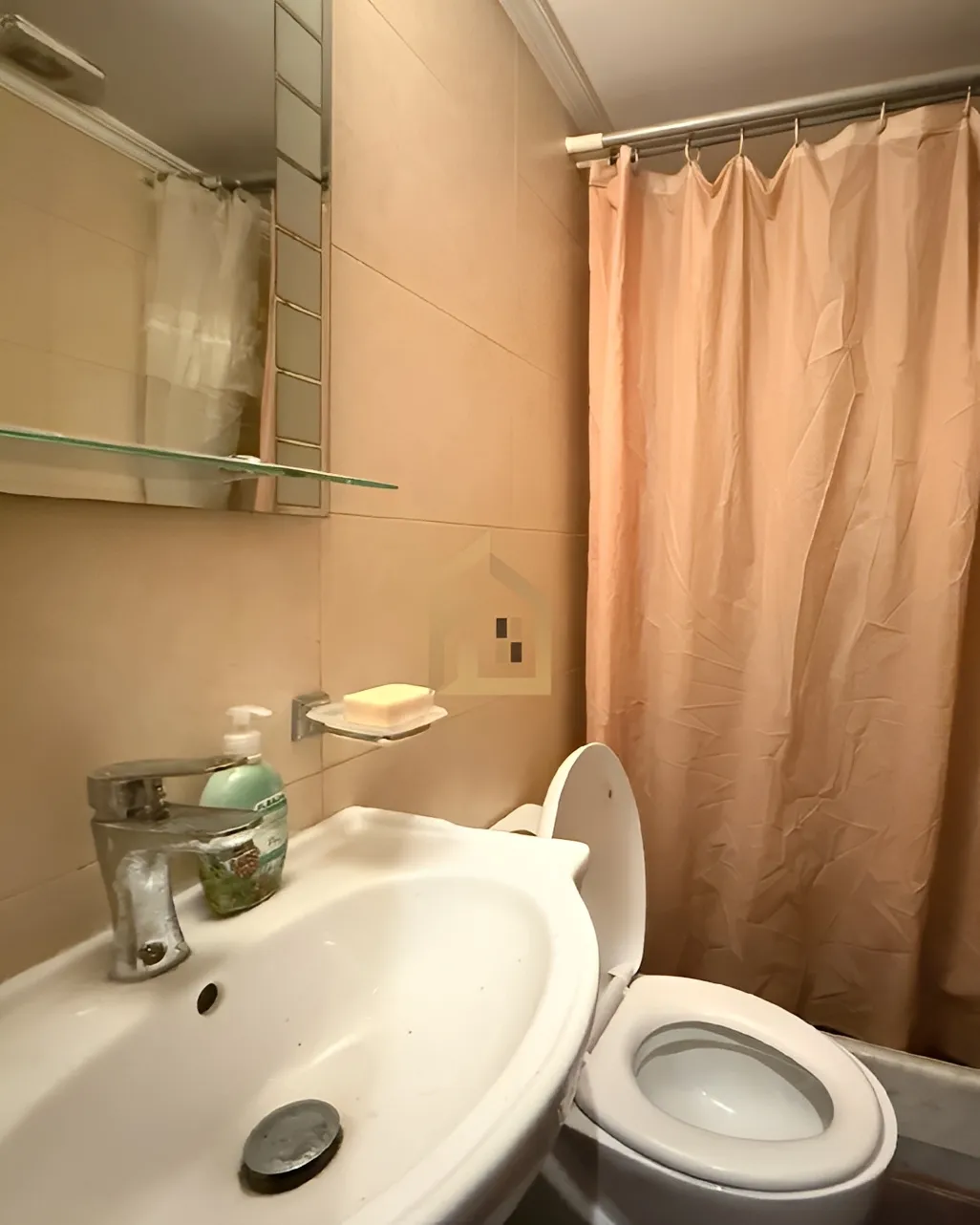 Apartment for Sale in Mazraa, Bayrut, Lebanon
