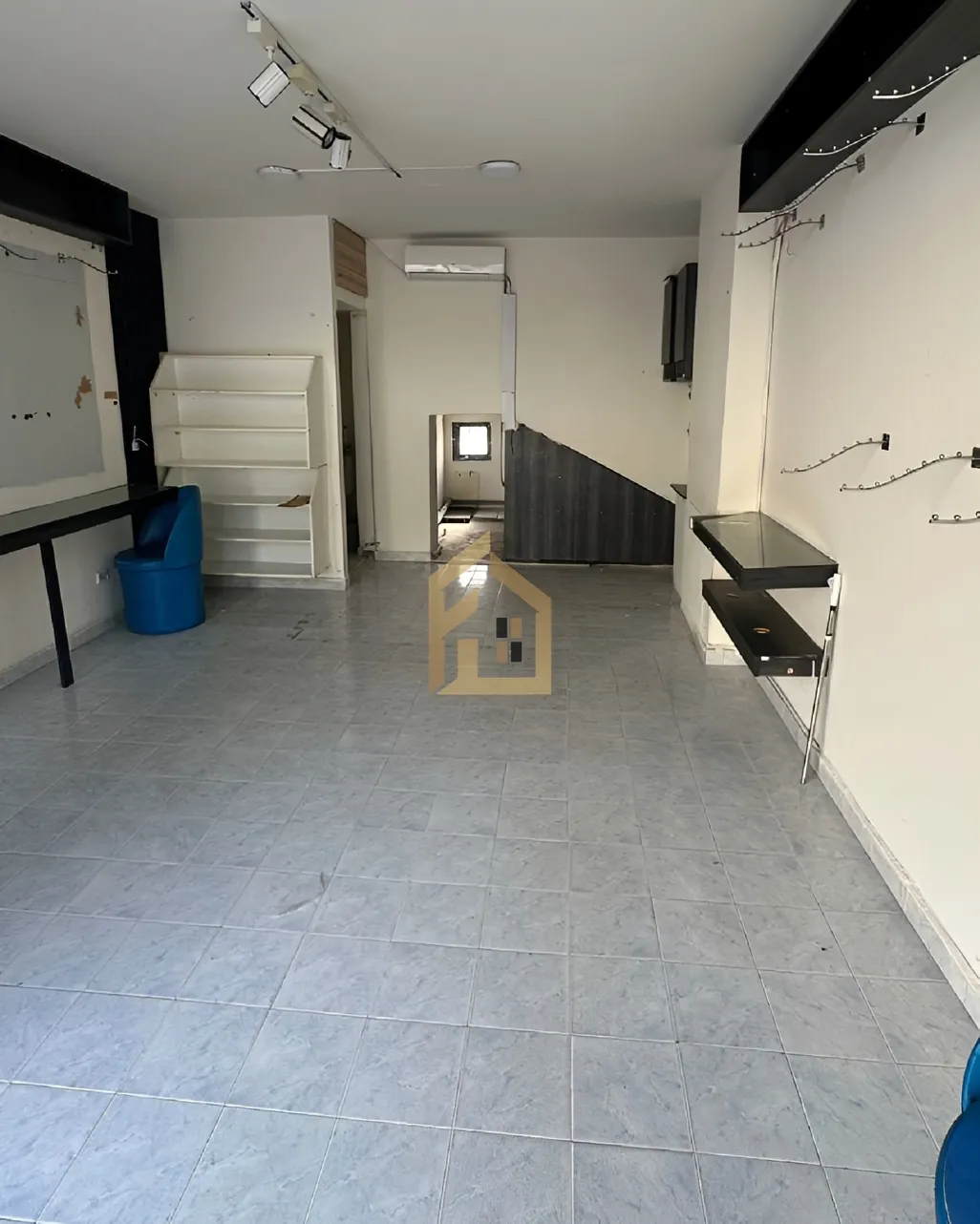 Shop for rent in Dbayeh, Lebanon