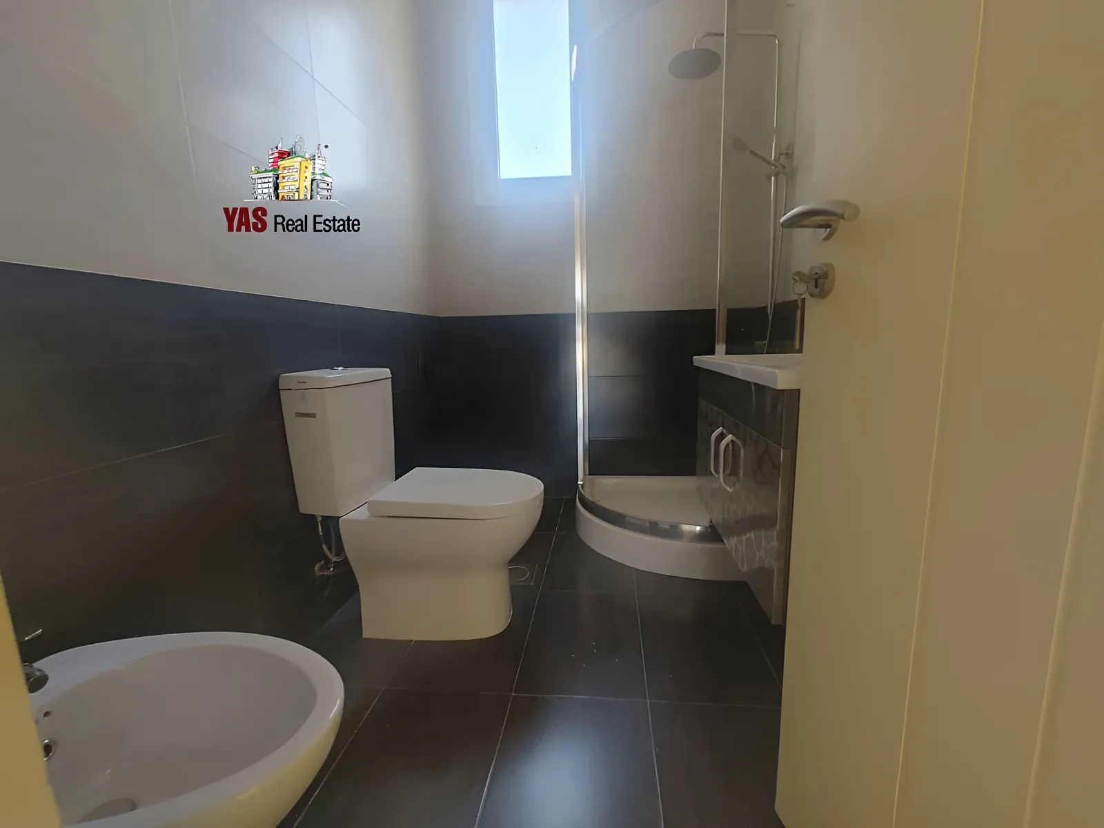 Apartment for Sale in Adonis - 3 bed, 5 bath