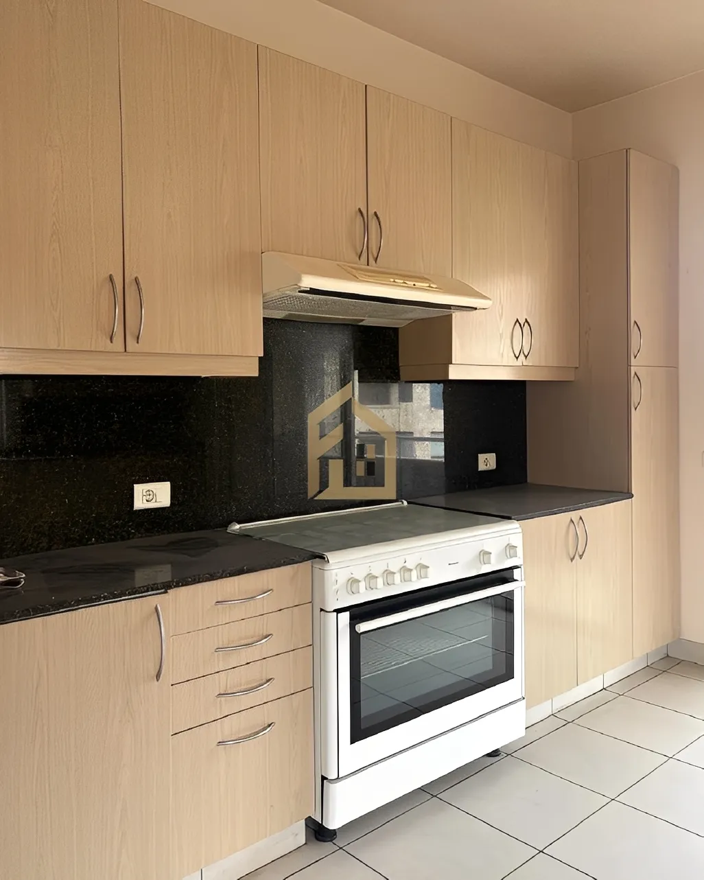 Apartment for Rent in Monteverde Main Street، Lebanon