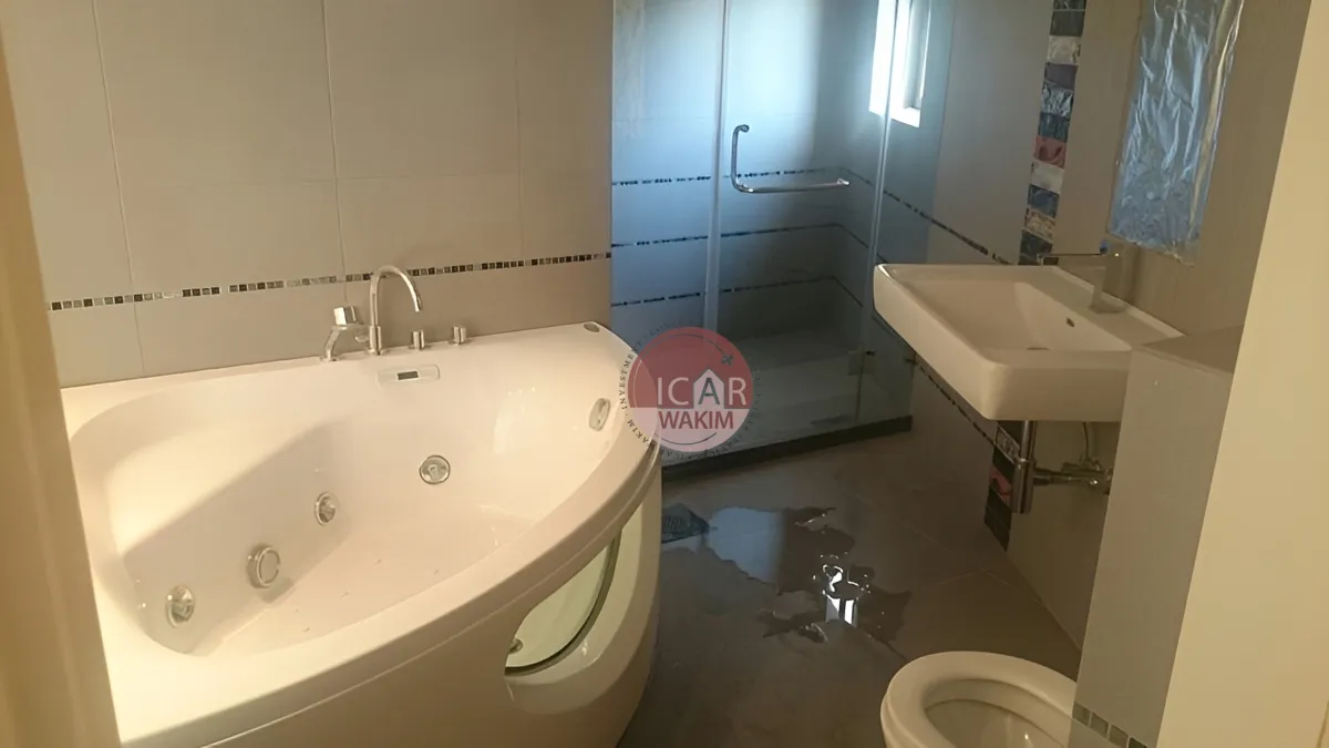 Apartment for Sale in Mansourieh - 2 bed, 4 bath