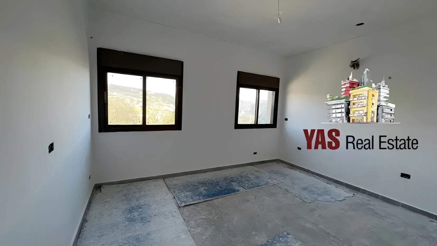 Apartment for Sale in Ballouneh - 3 bed, 3 bath