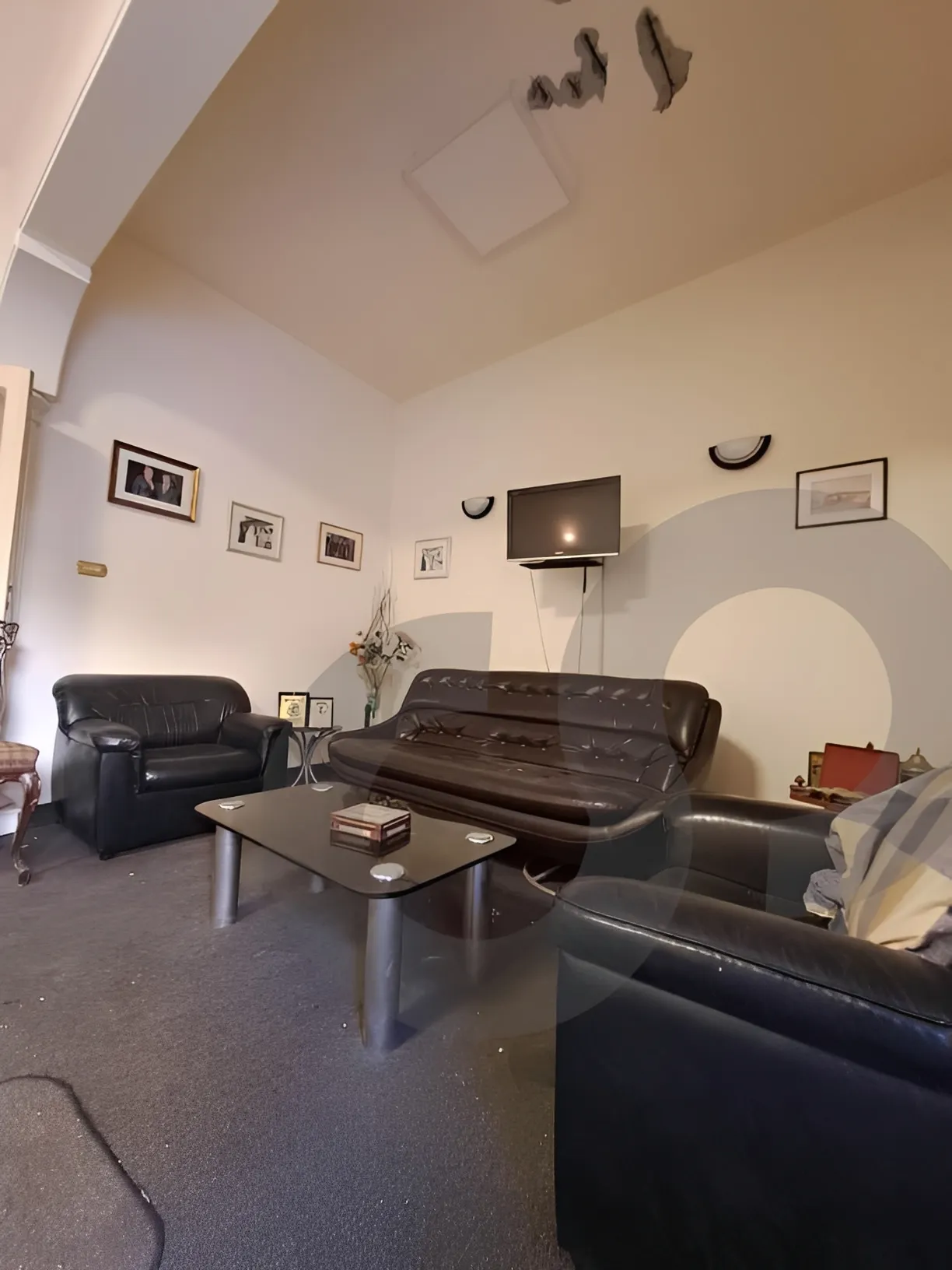 Office for Sale in Raoucheh