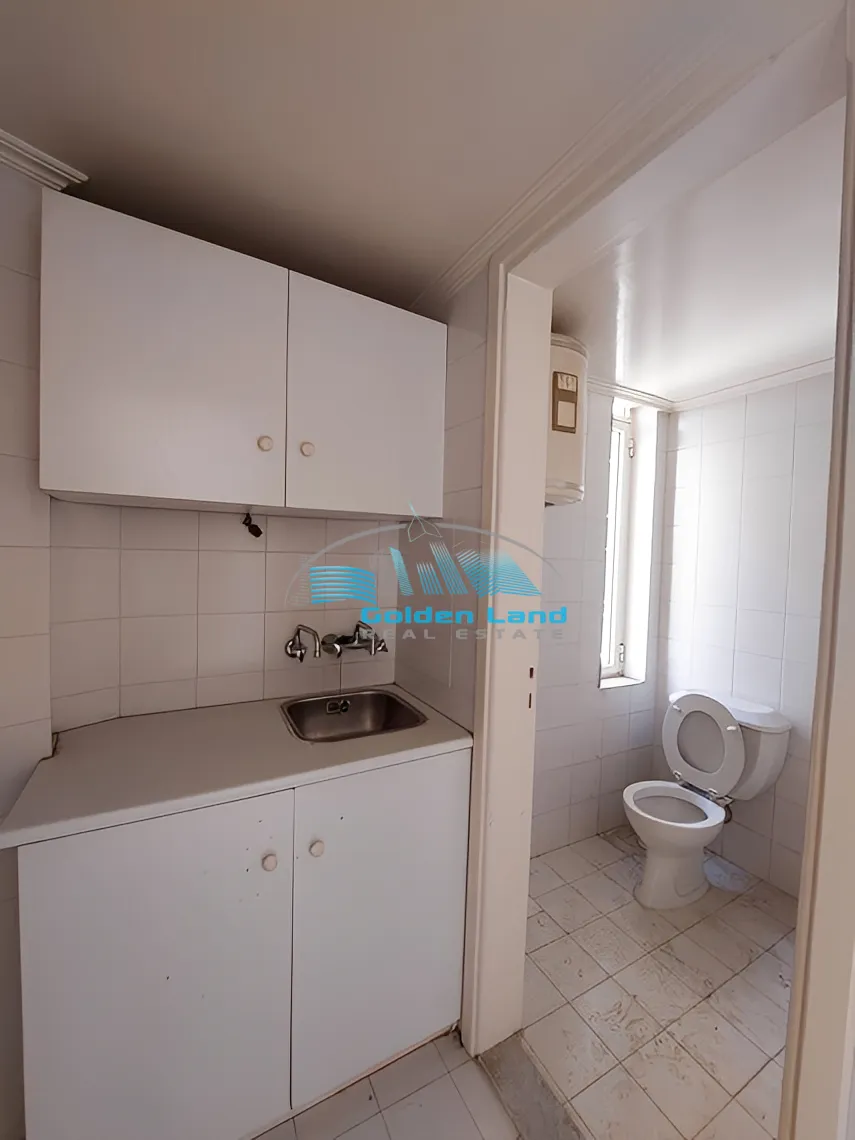 Office for rent in Mazraat Yachoua