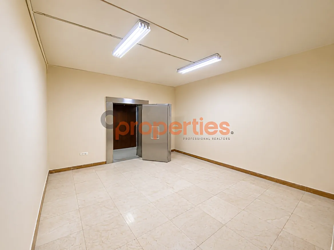 Showroom for Rent in Jal El Dib