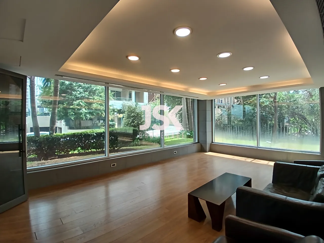 Office for Rent in Horch Tabet