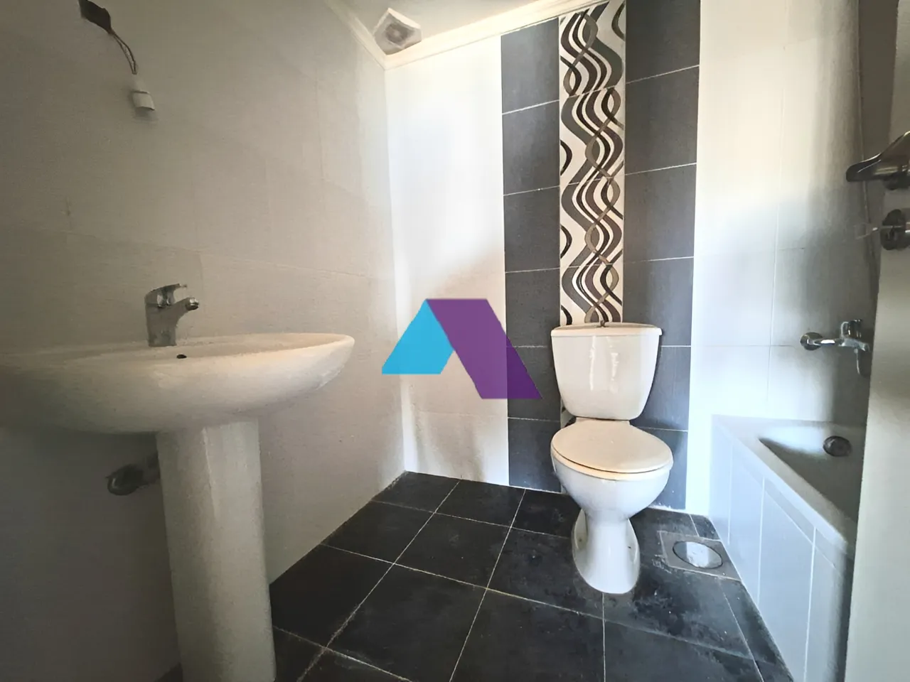 Apartment for Sale in Halat