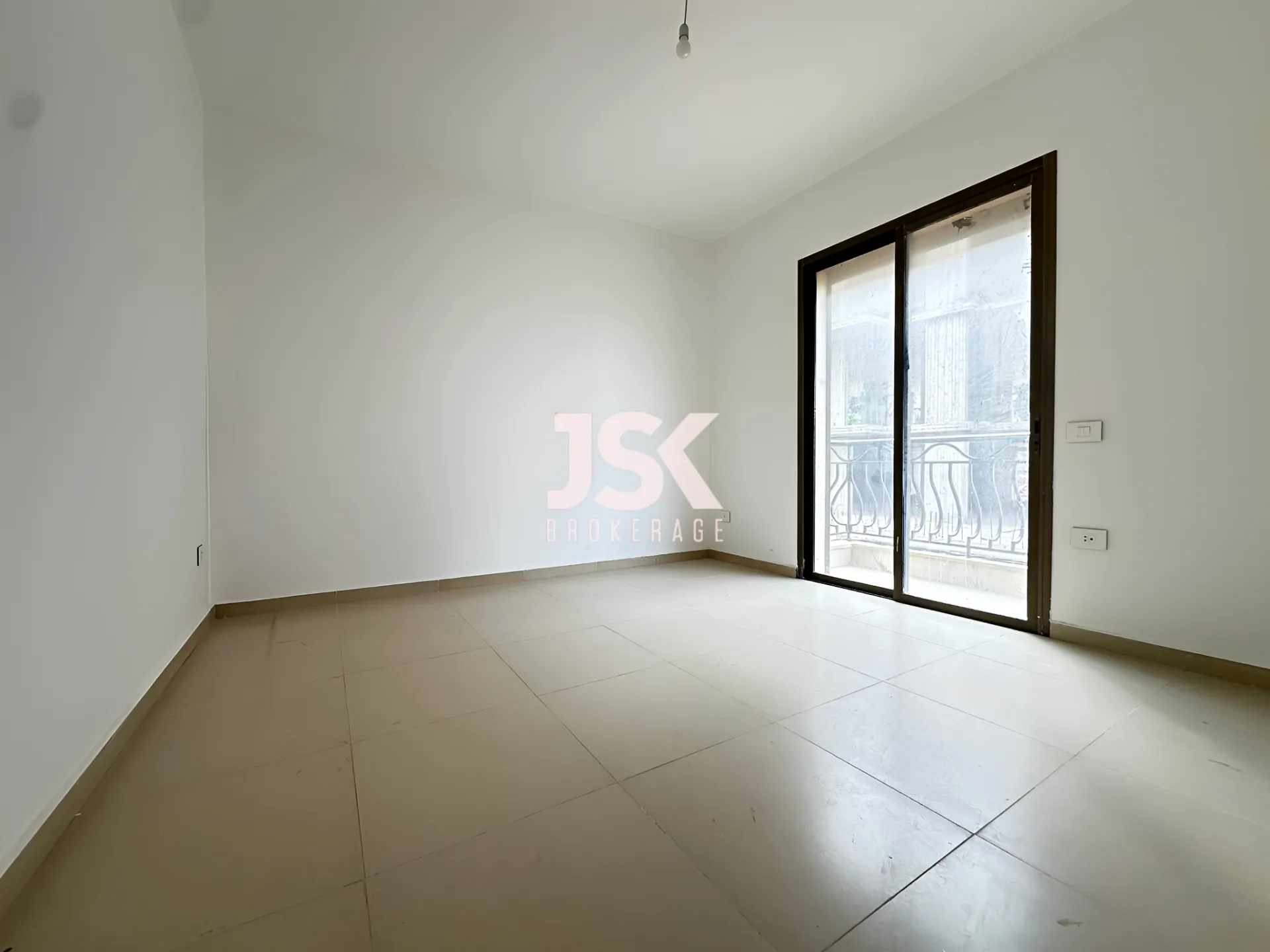 Apartment for Sale in Ain Saadeh