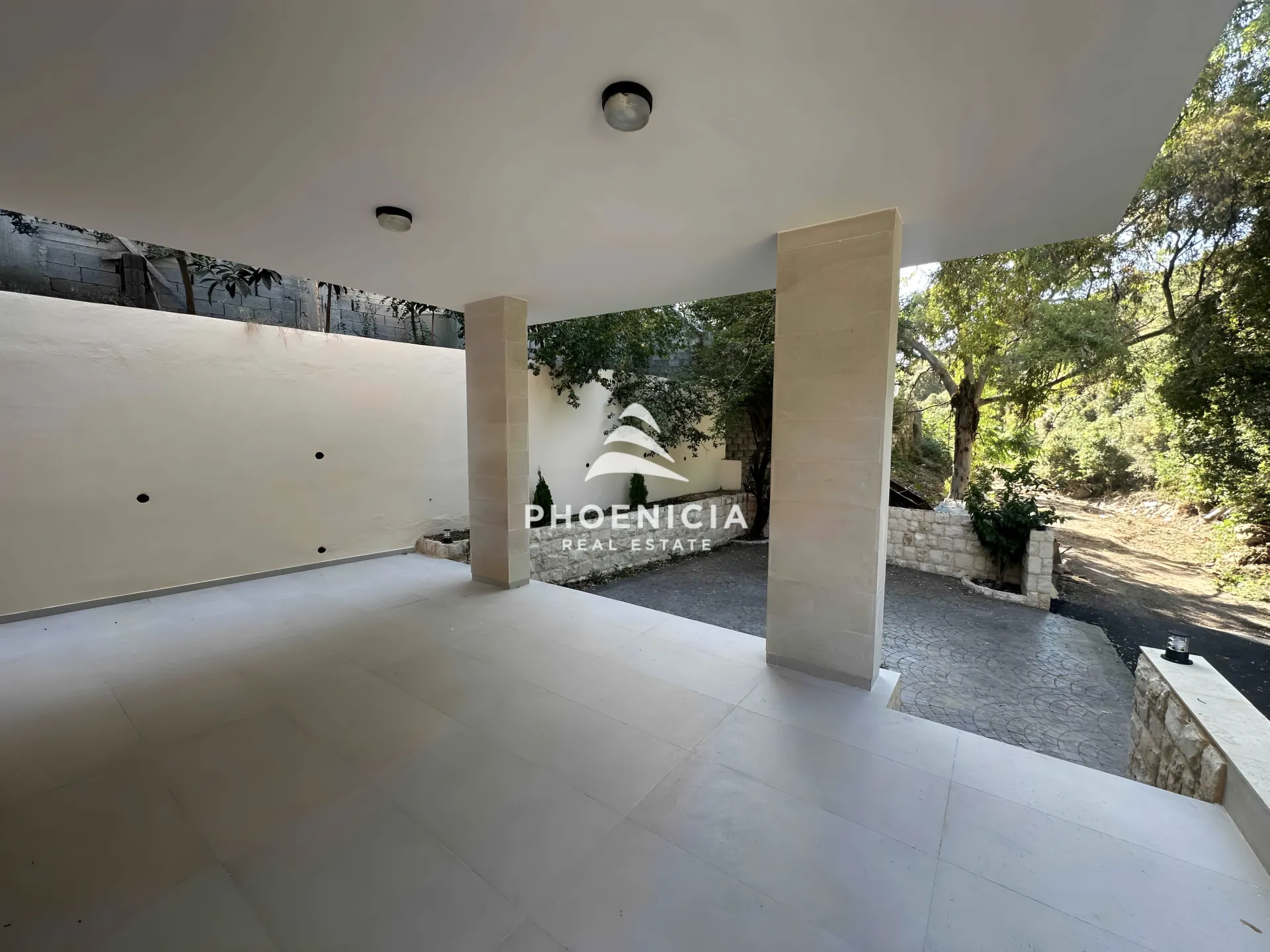Villa for Sale in Aamchit