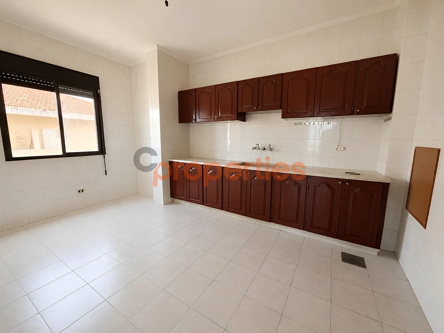 Apartment for Rent in Haret Sakher