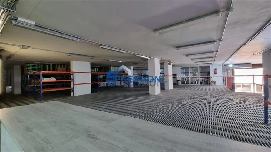 Commercial property for Rent in Jdeideh