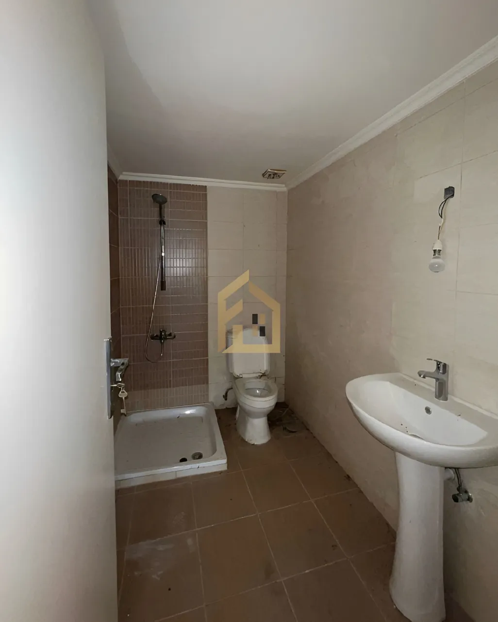 Apartment for sale in Ain Aalaq, Lebanon - 2 bed, 2 bath