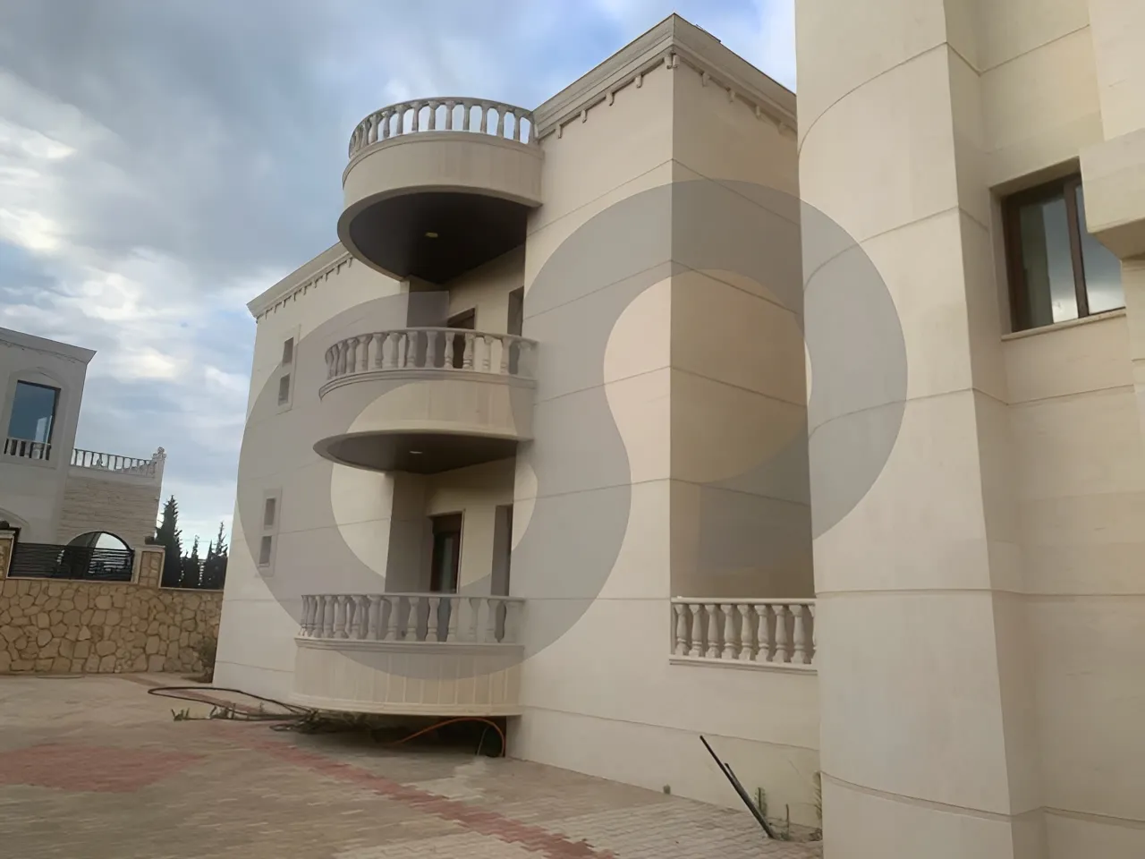 Building for Sale in Deddeh