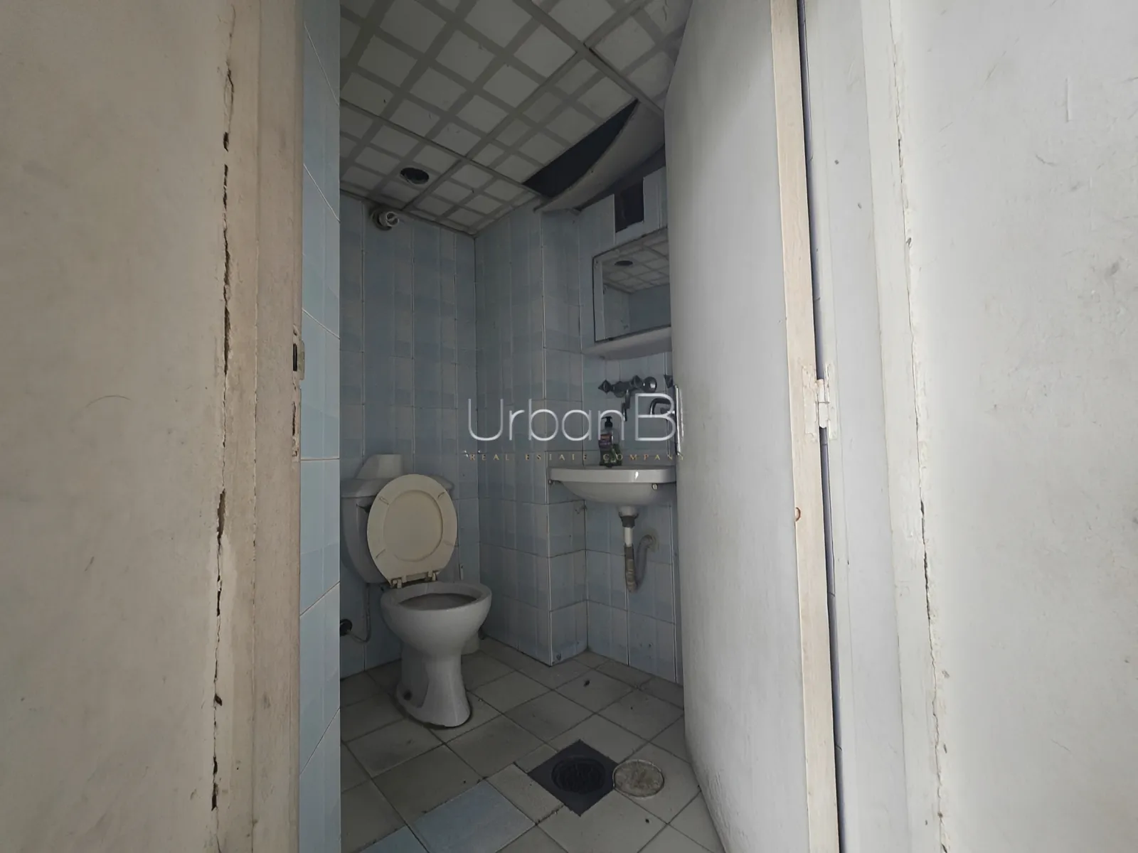 Shop for rent in Hamra, beirut, lebanon