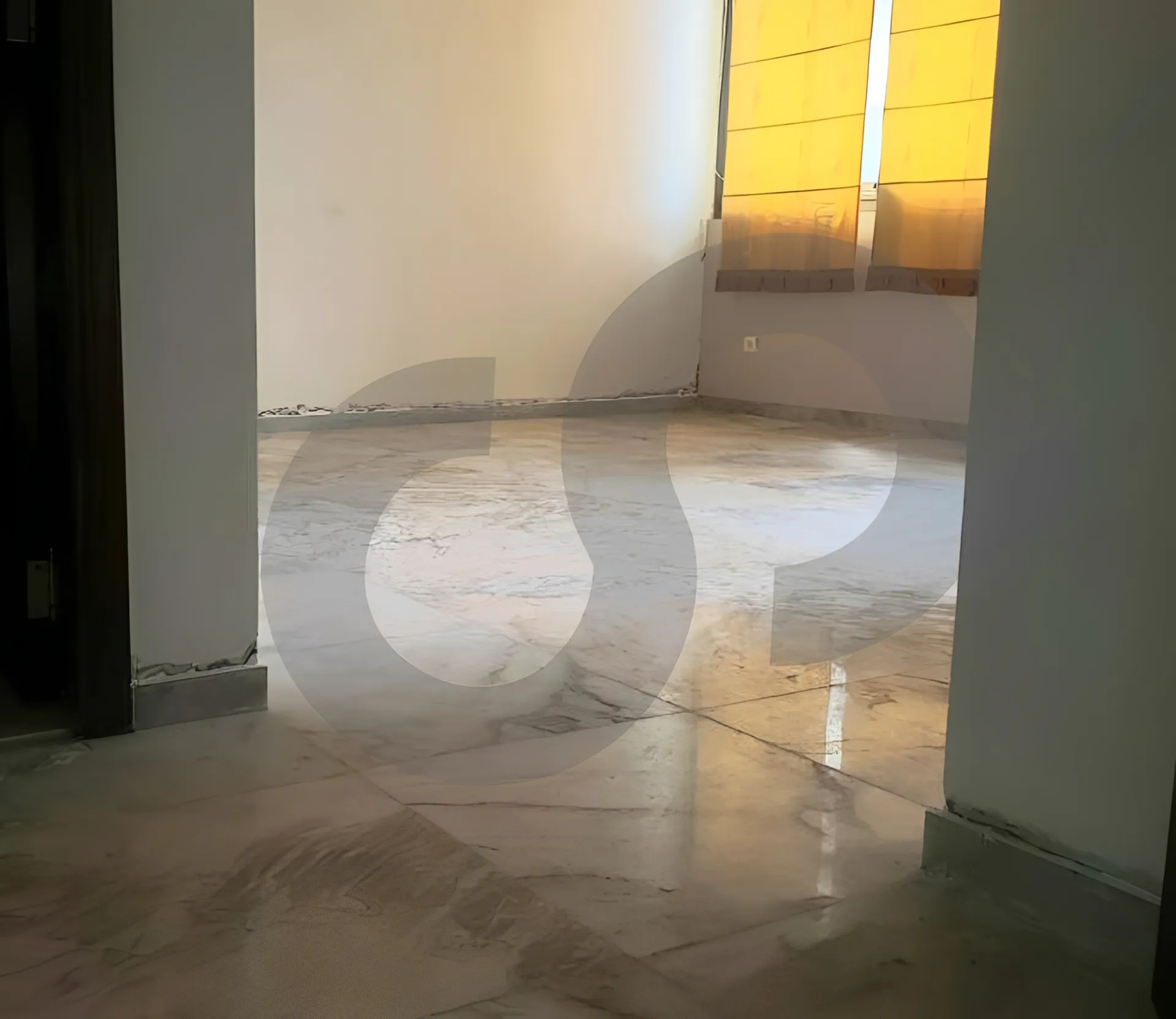 Building for rent in Awkar