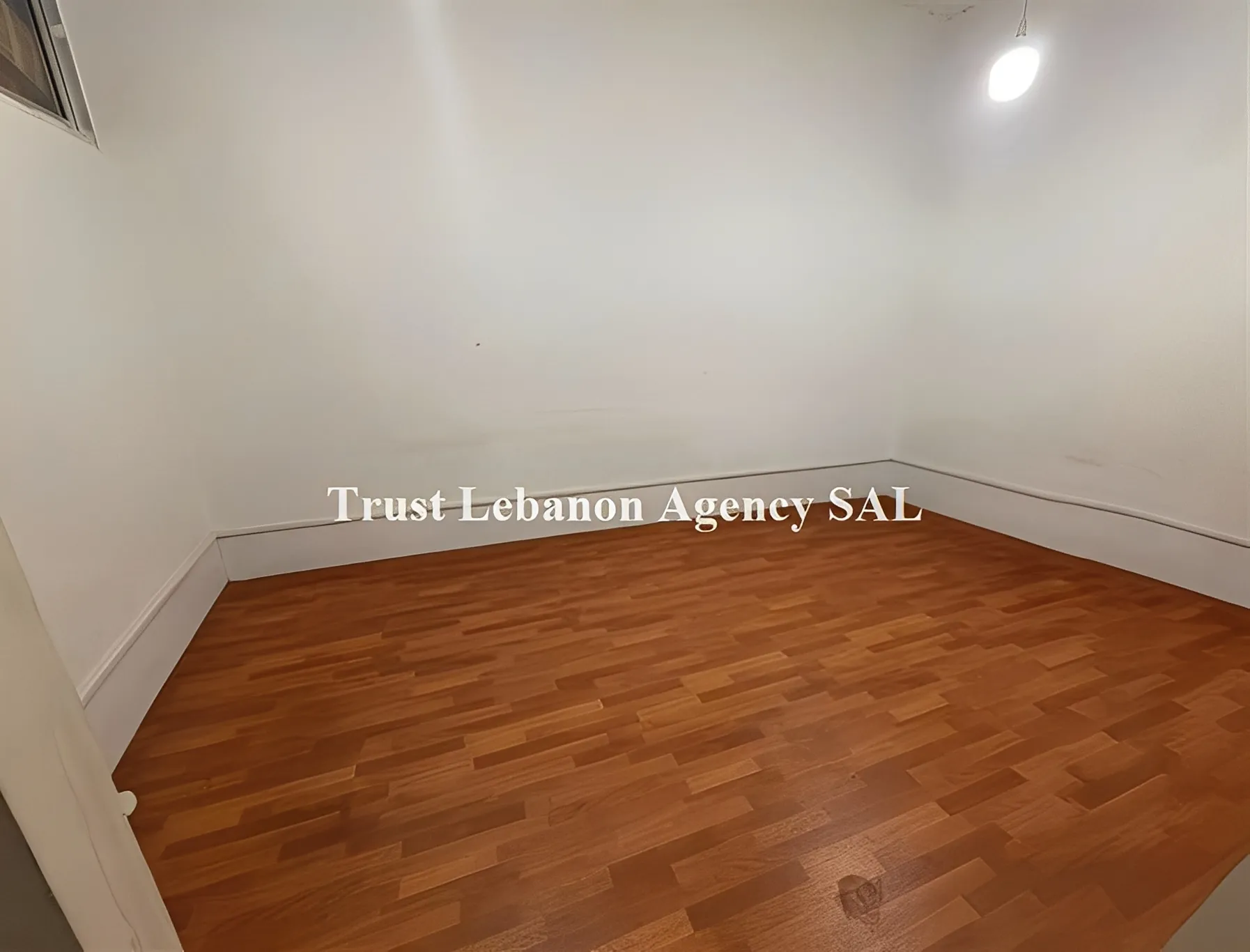Office for rent in Baabda, Hazmieh
