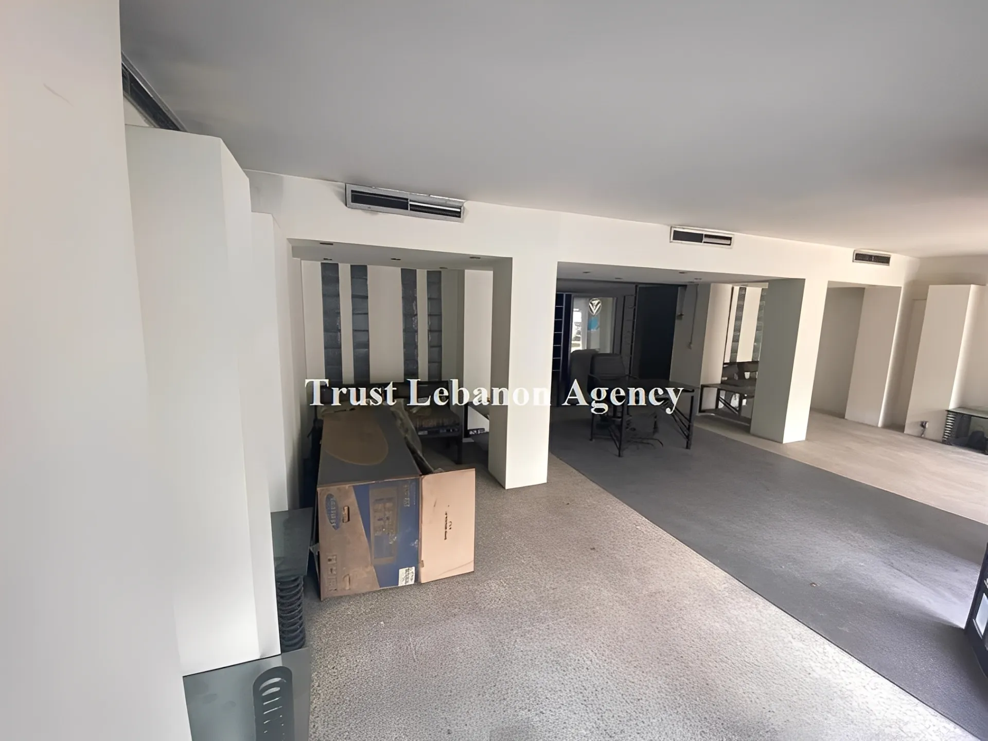 Shop for sale in Metn, Nahr El Mott