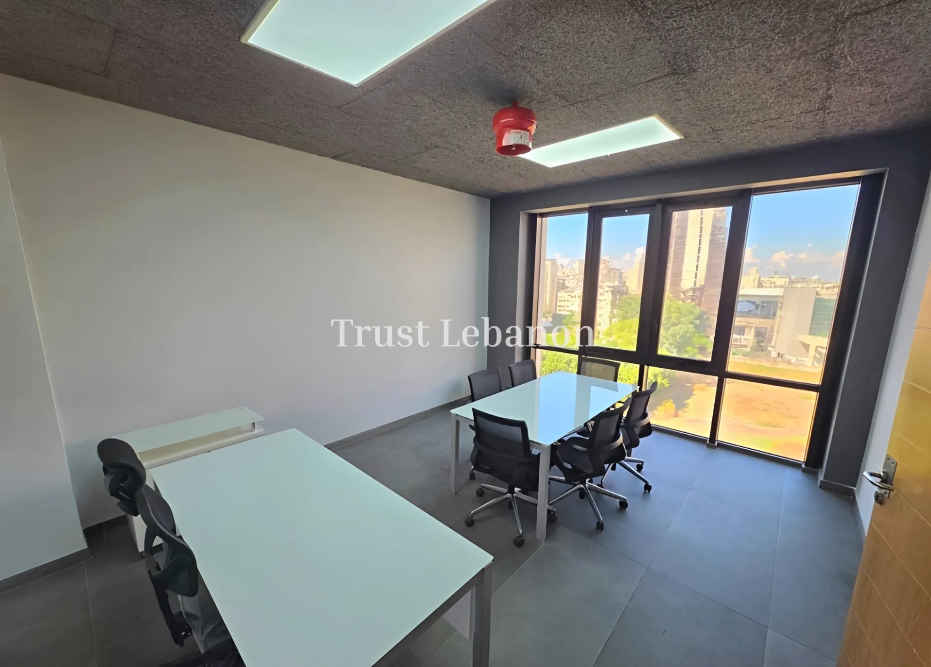 Office for sale in Forn El Chebbak
