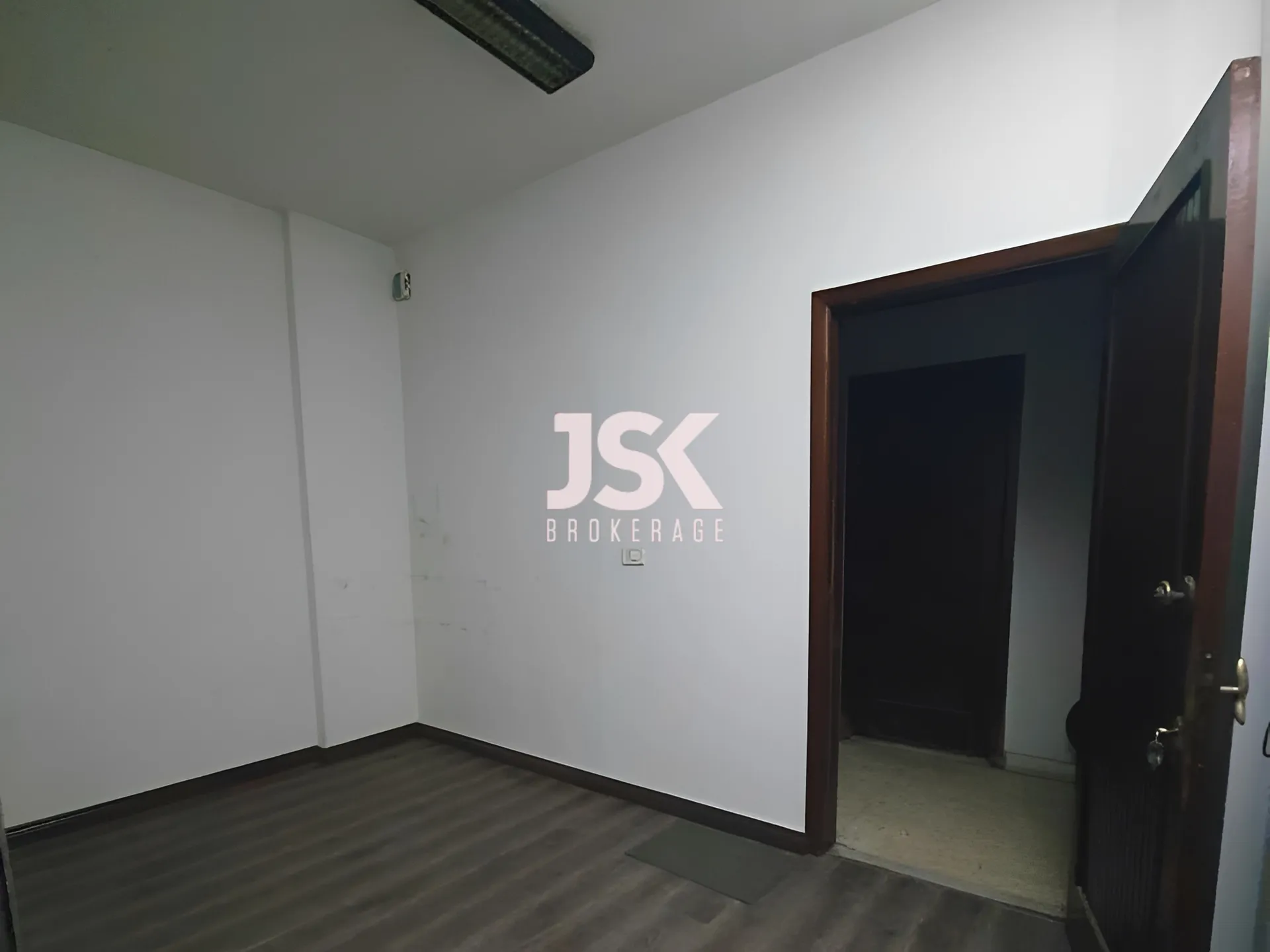 Office for Sale in Daoura