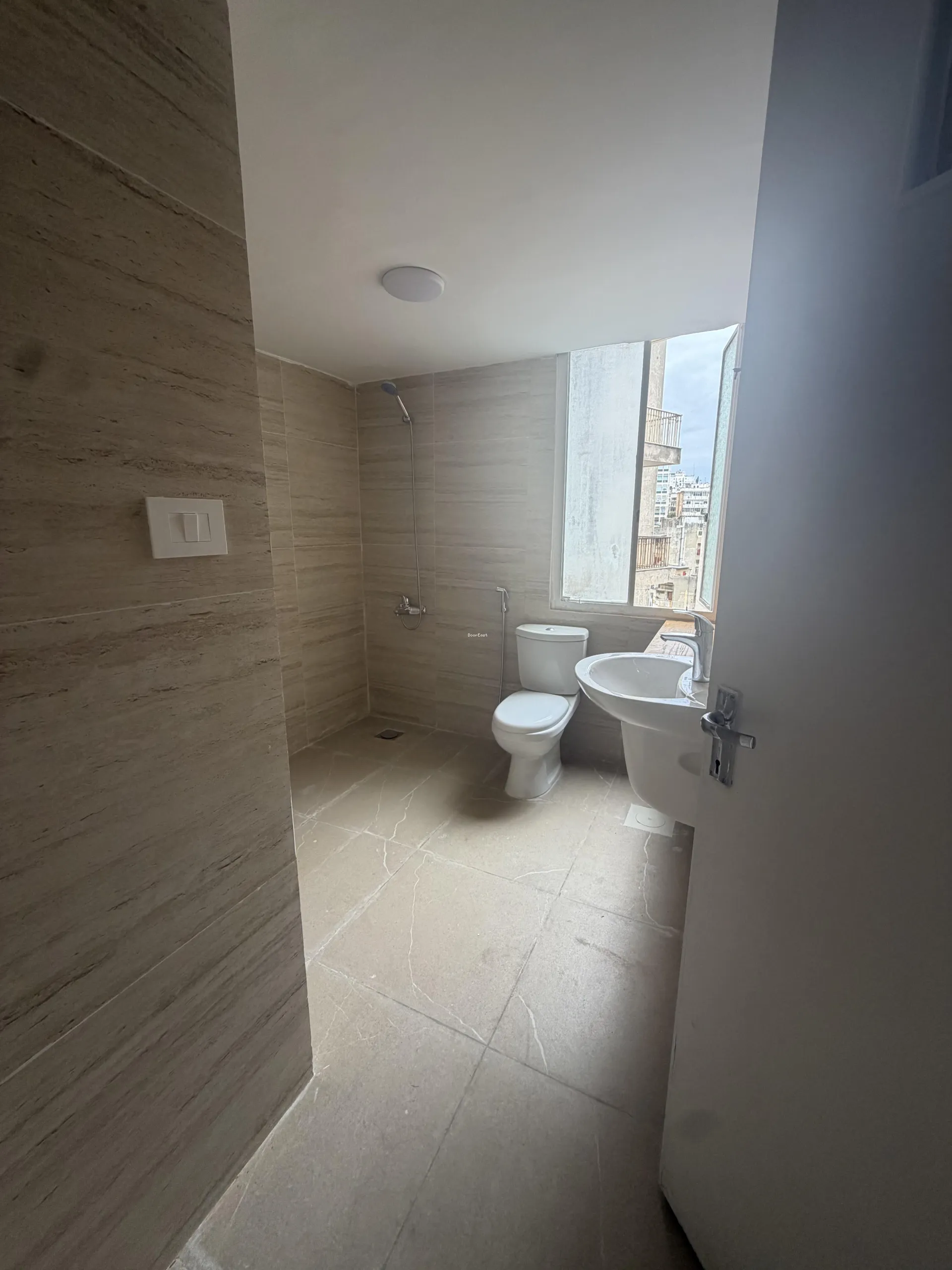 Apartment for rent in Clemenceau, Bayrut
