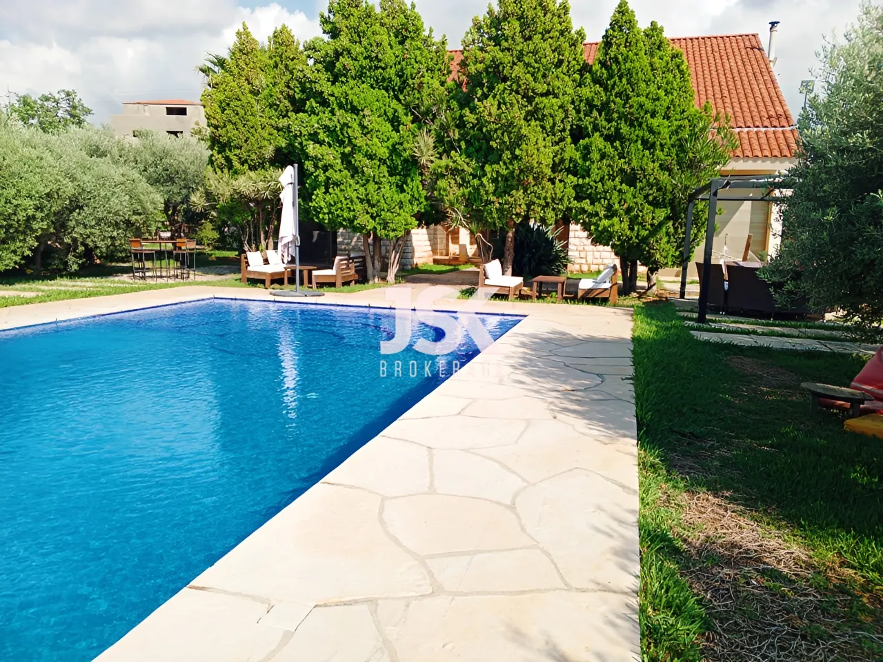 Villa for Sale in Aamchit