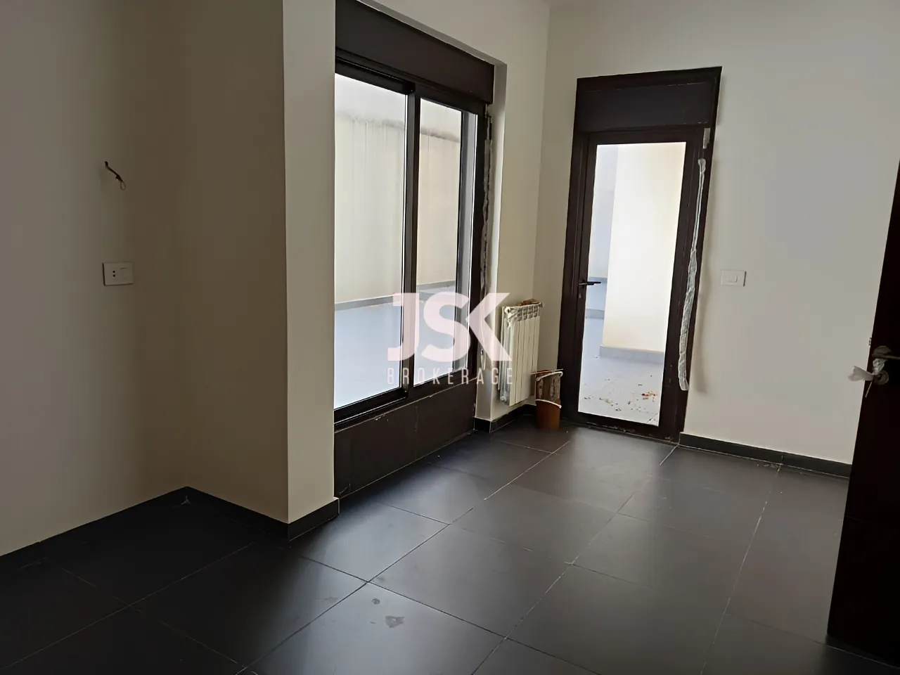 Apartment for Sale in Haret Sakher