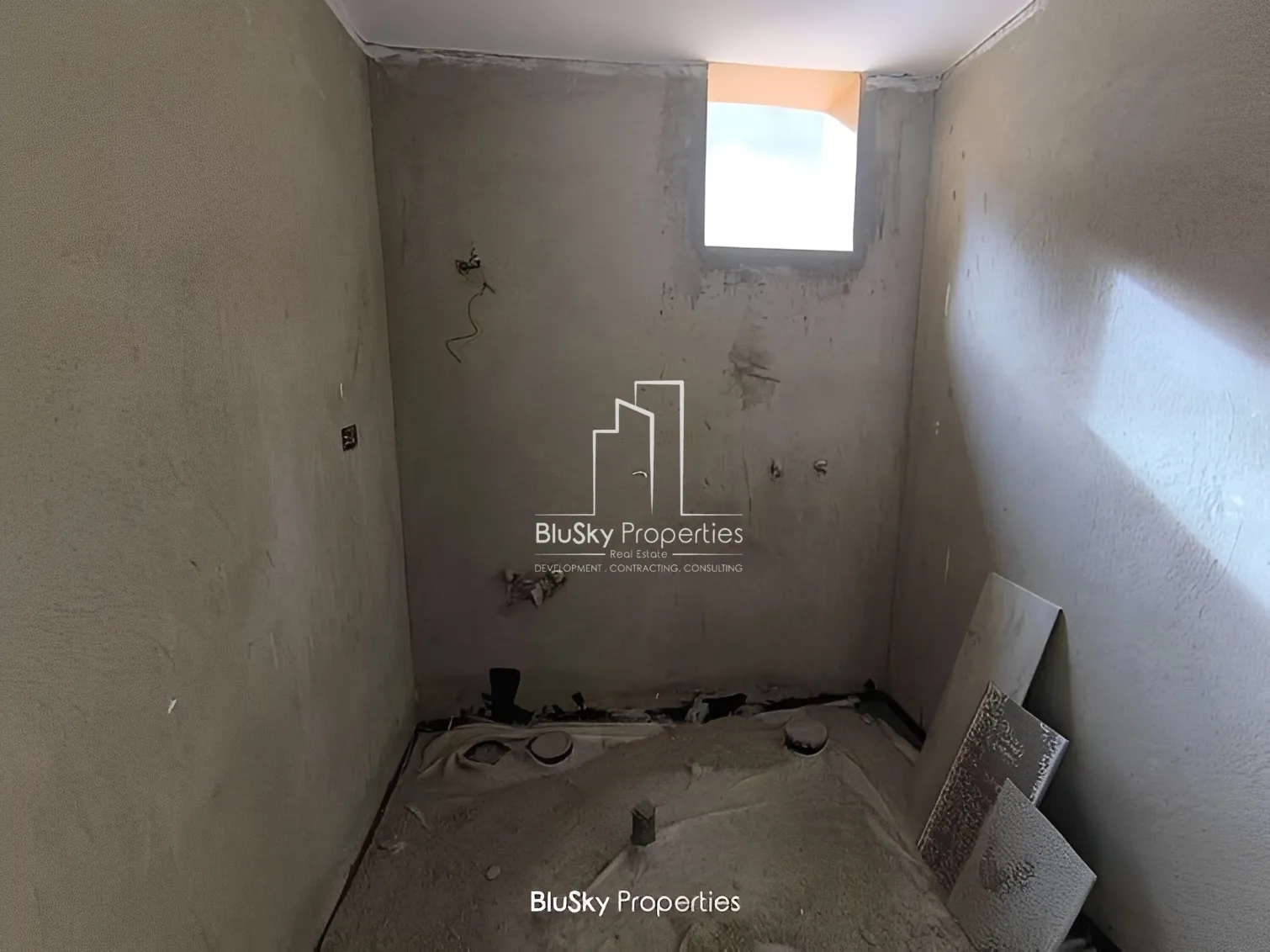 Apartment for Sale in Awkar