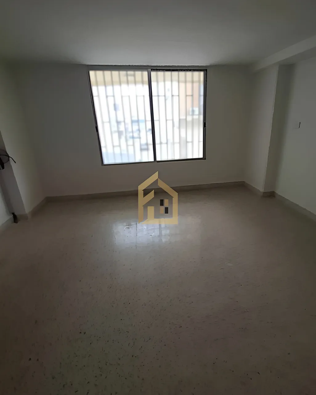 Shop for rent in Dekwaneh, Lebanon