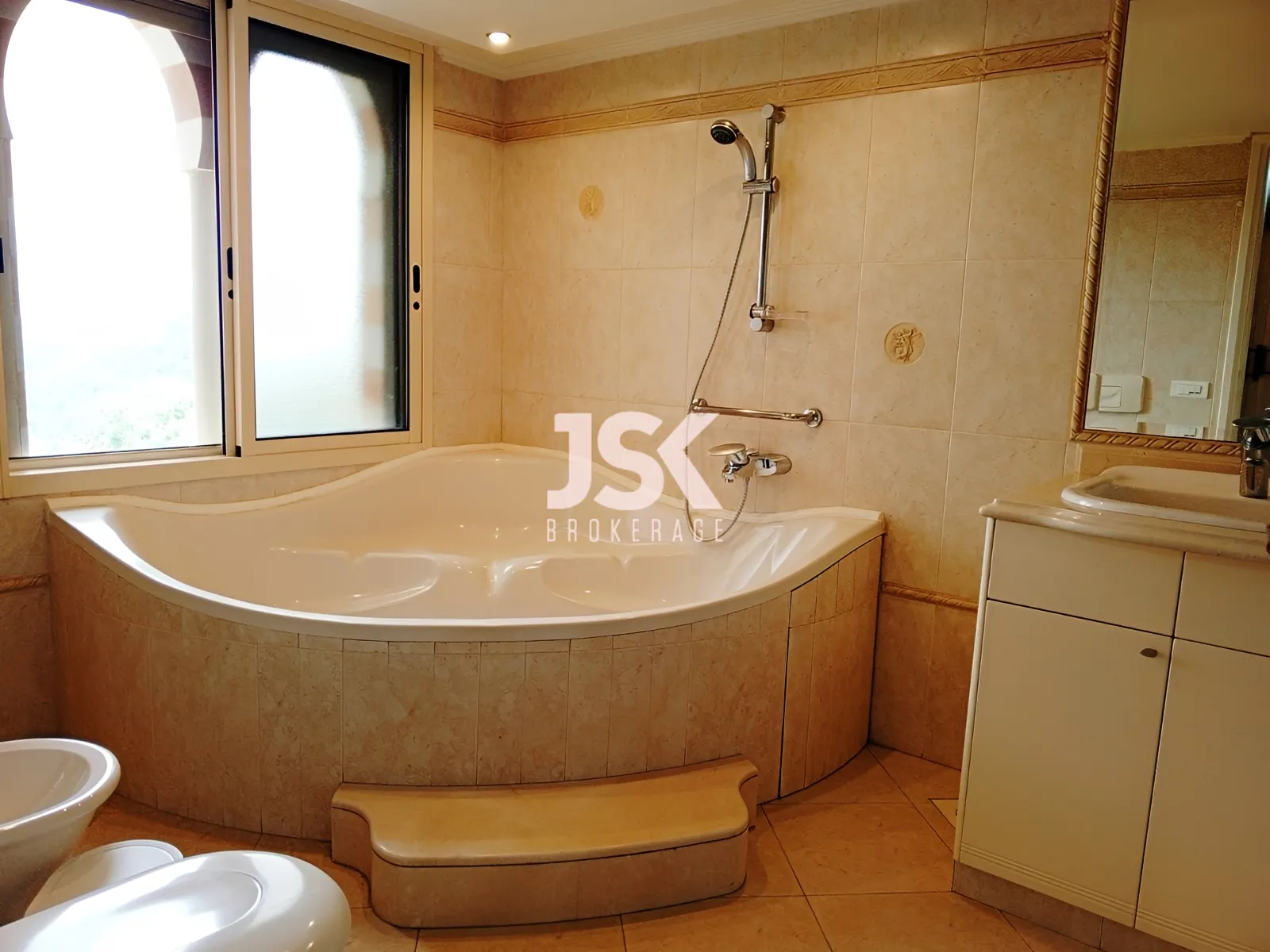 Villa for Sale in Kfour