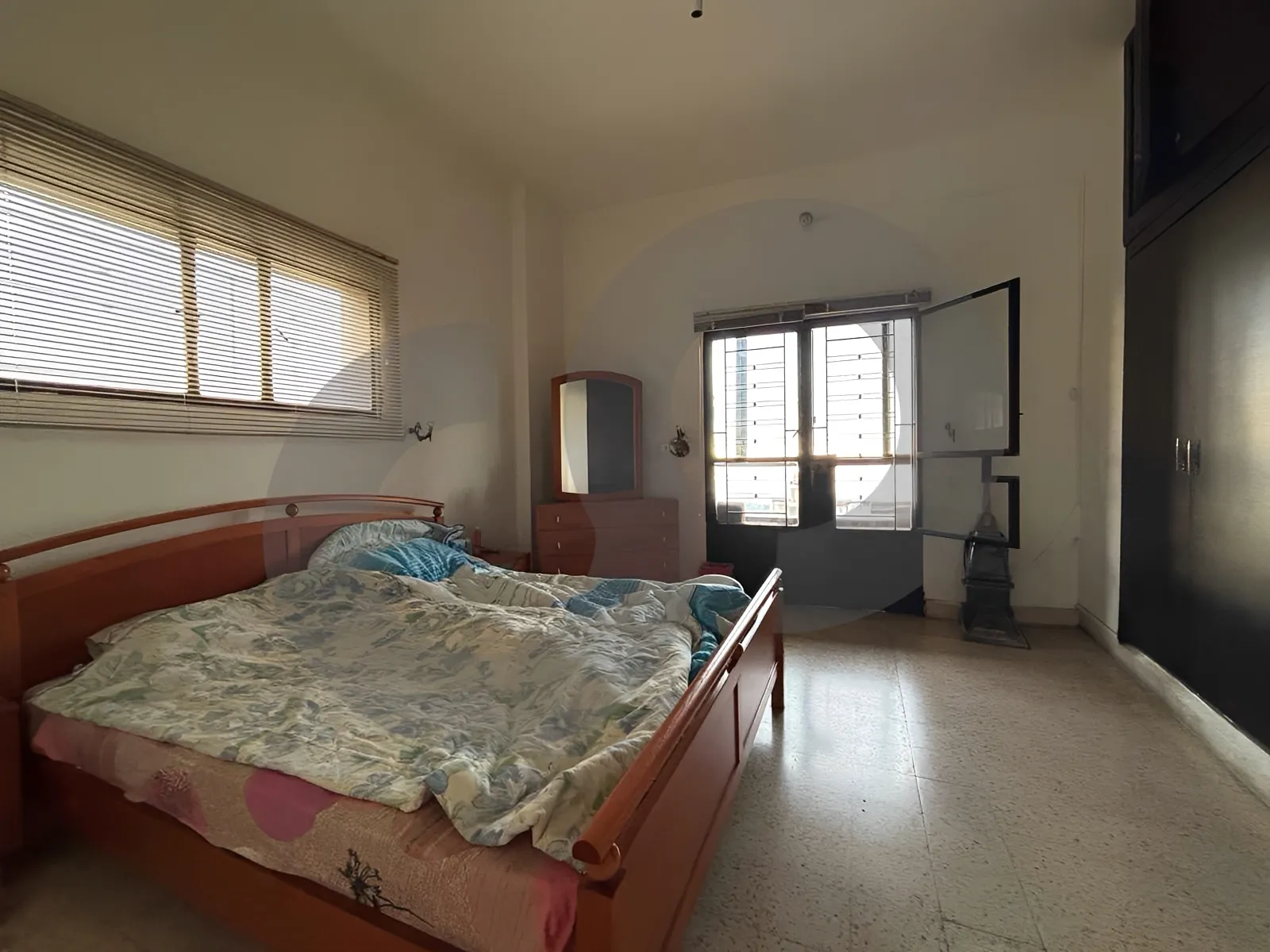Apartment for Sale in Ain Anoub