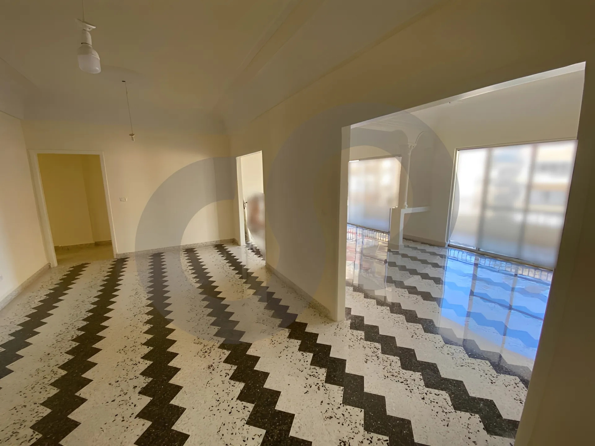 Apartment for Sale in Mina - 4 bed, 2 bath