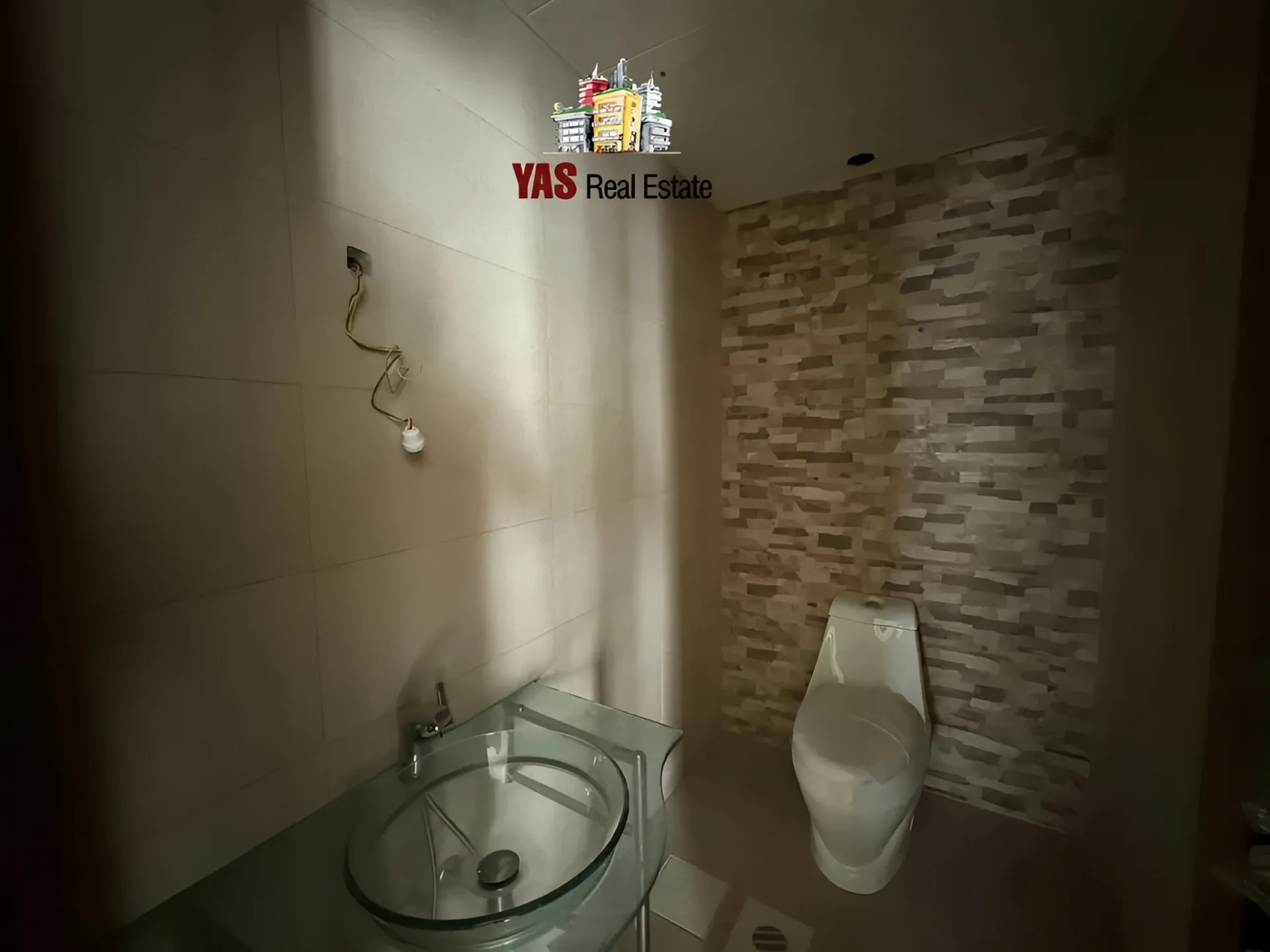 Apartment for Sale in Ballouneh - 3 bed, 4 bath