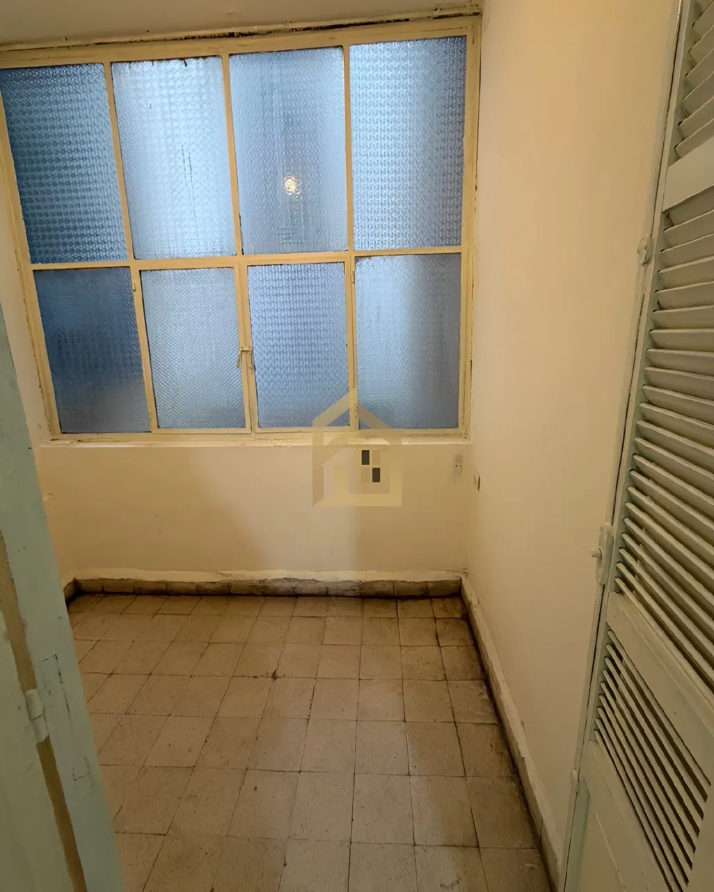 Apartment for sale in Mar Elias refugee camp, Beirut, Lebanon - 2 bed, 2 bath