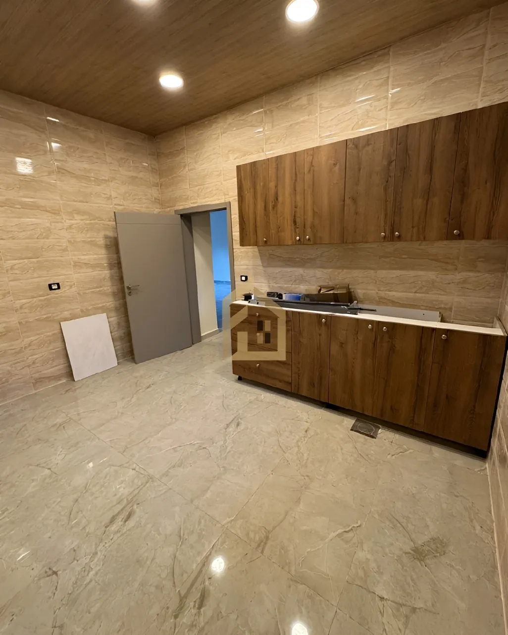 Apartment for rent in Aachqout, Lebanon - 2 bed, 2 bath