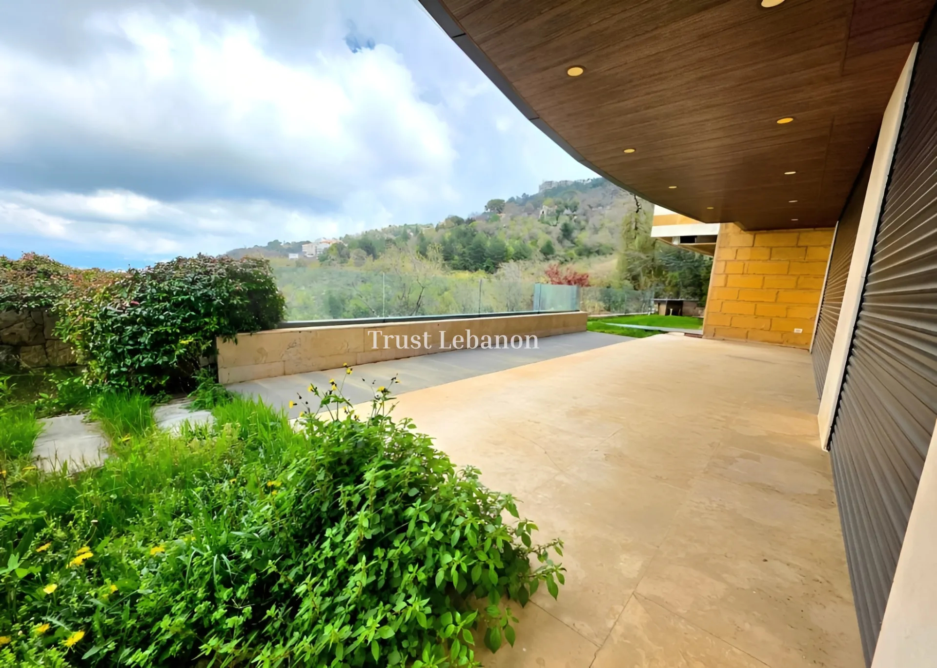 Apartment for sale in Bharsaf, Lebanon - 4 bed, 5 bath
