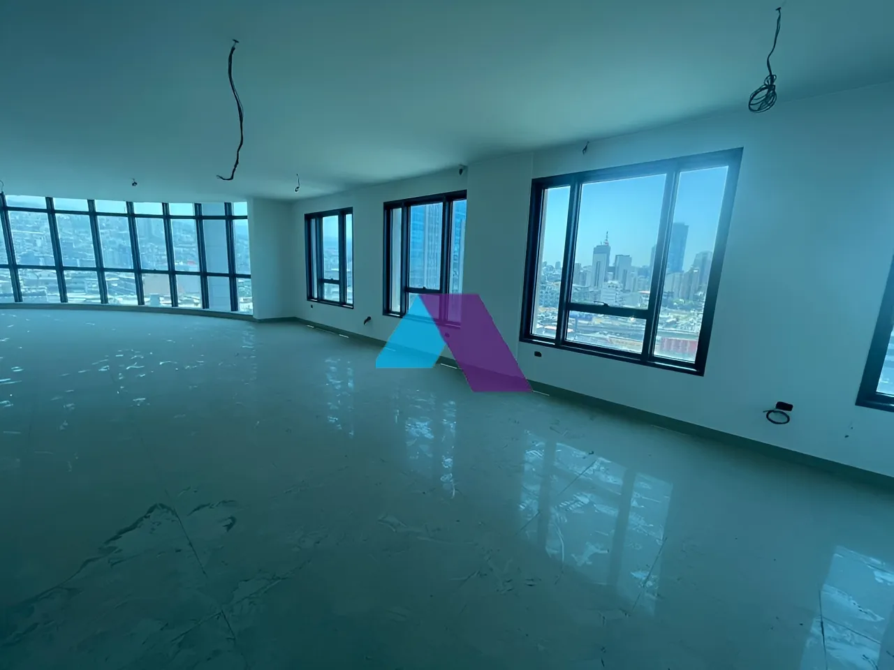 Office for rent in Jdeideh