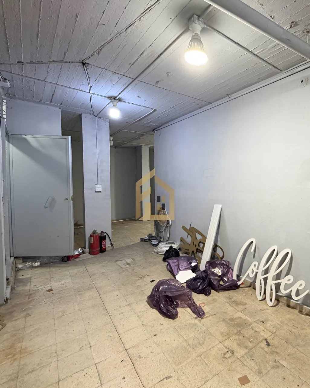 Warehouse for rent in Tariq El Jdideh, Beirut, Lebanon
