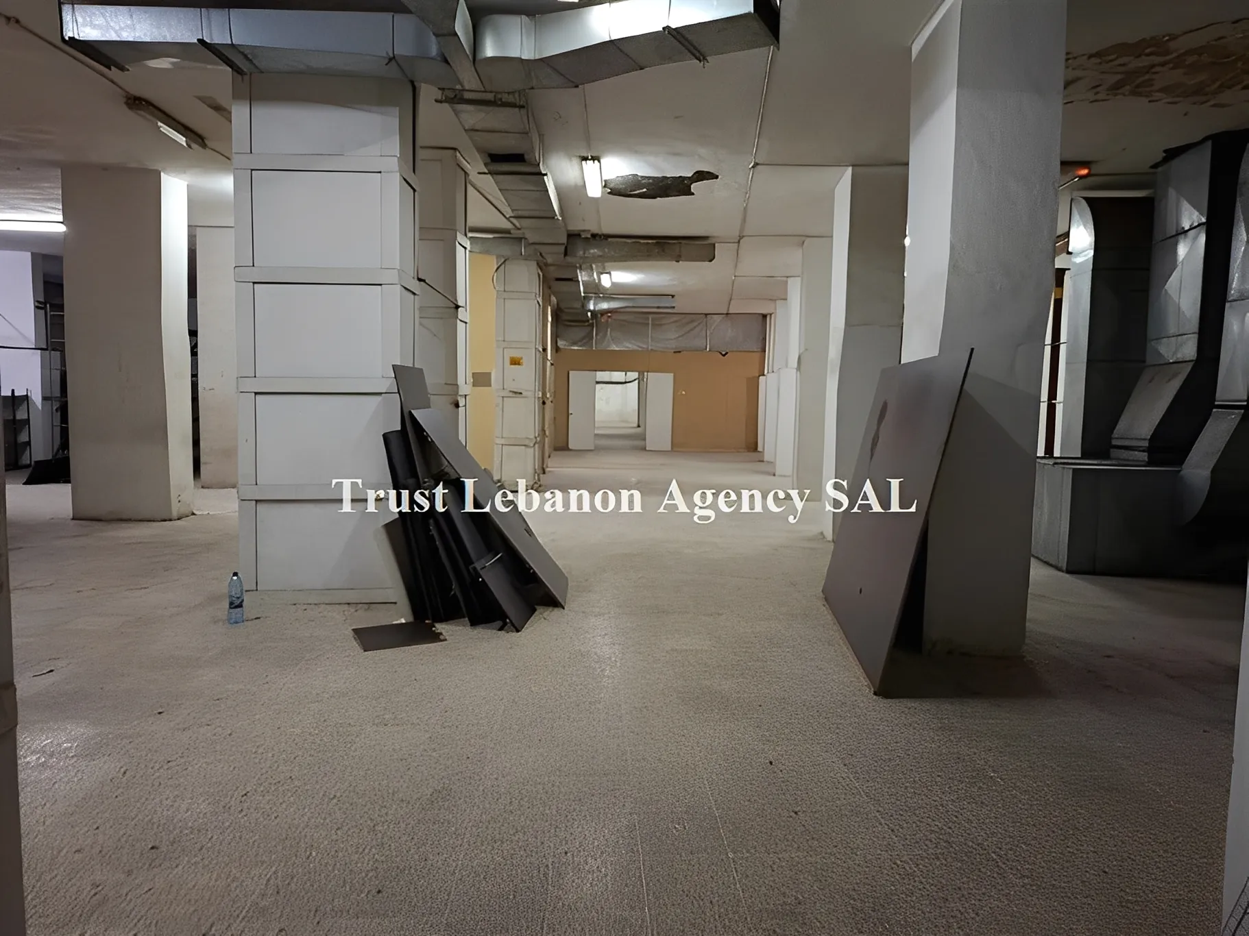 Commercial Property For Rent in Beirut, Dahieh